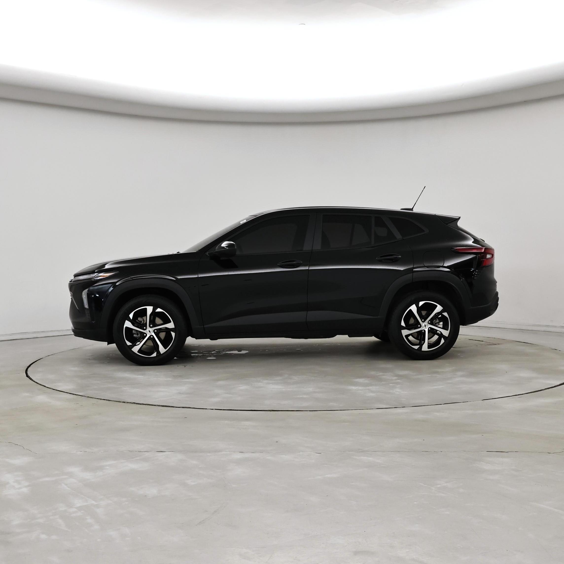 Thumbnail: 2024 Chevrolet Trax - 3