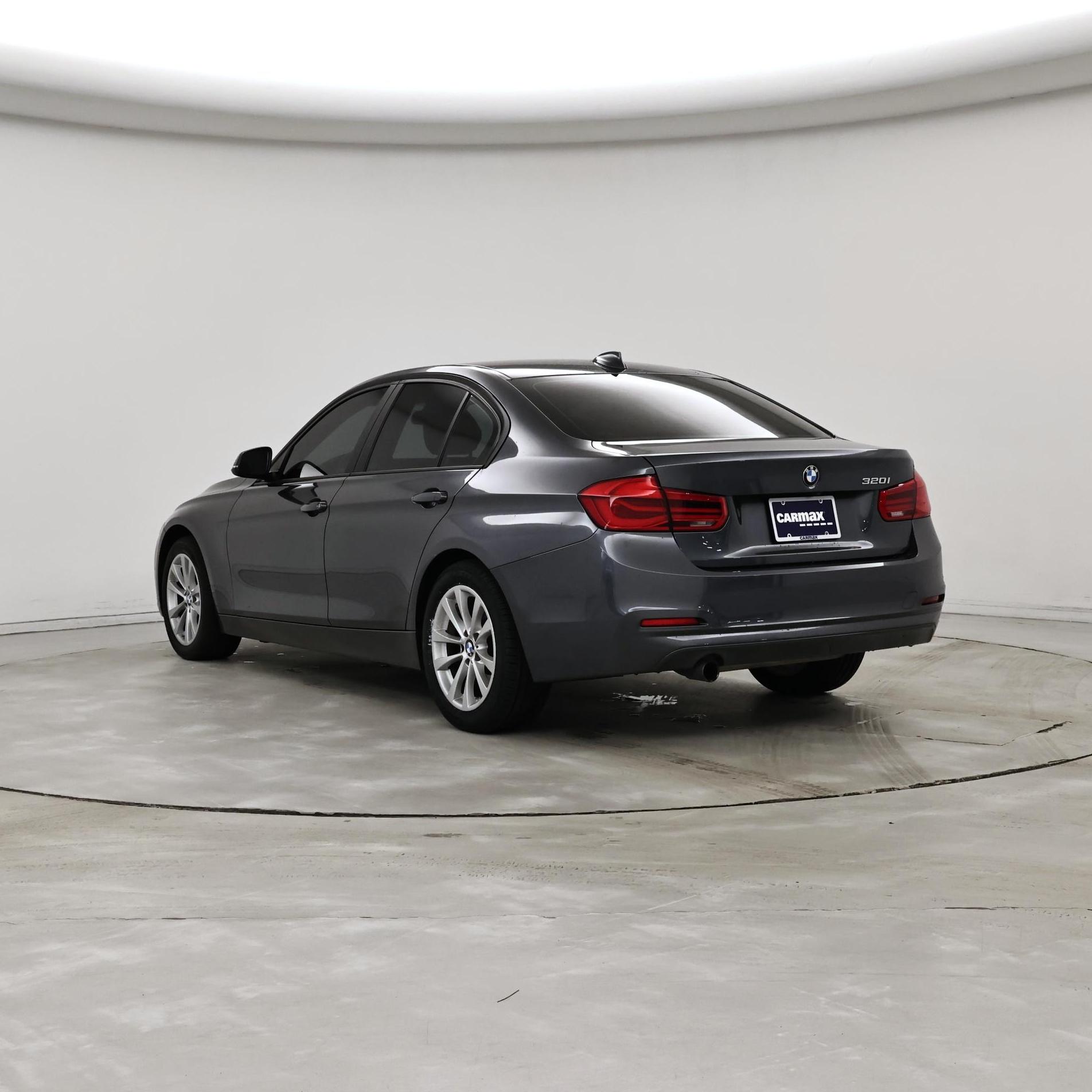 Thumbnail: 2018 BMW 3 Series - 2