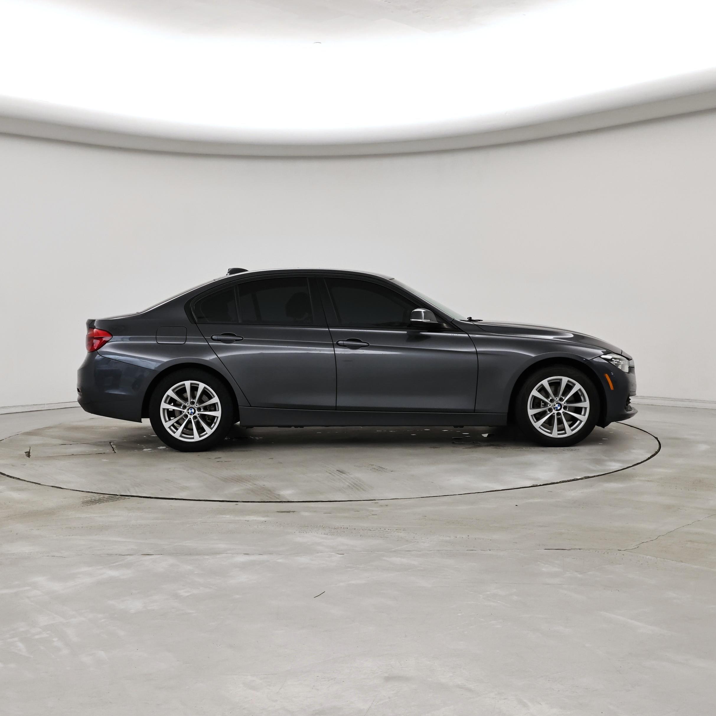 Thumbnail: 2018 BMW 3 Series - 7
