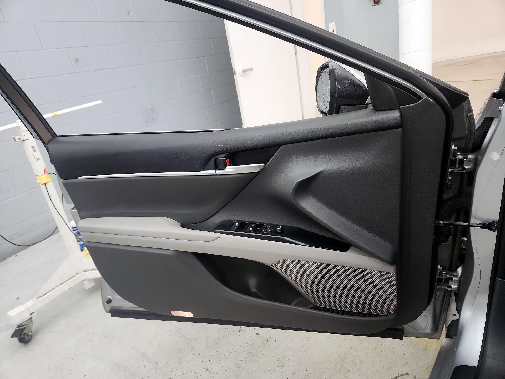 Thumbnail: 2018 Toyota Camry - 12