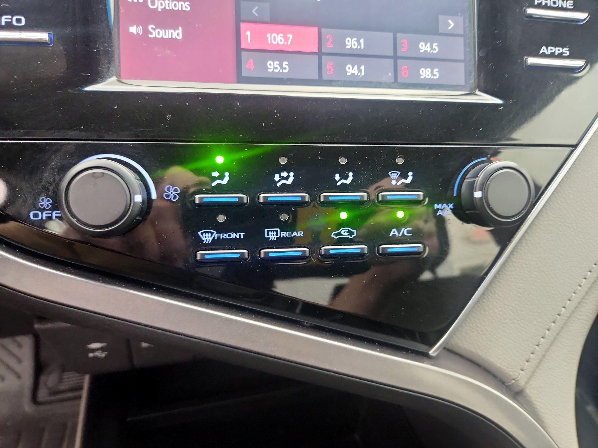 Thumbnail: 2018 Toyota Camry - 16