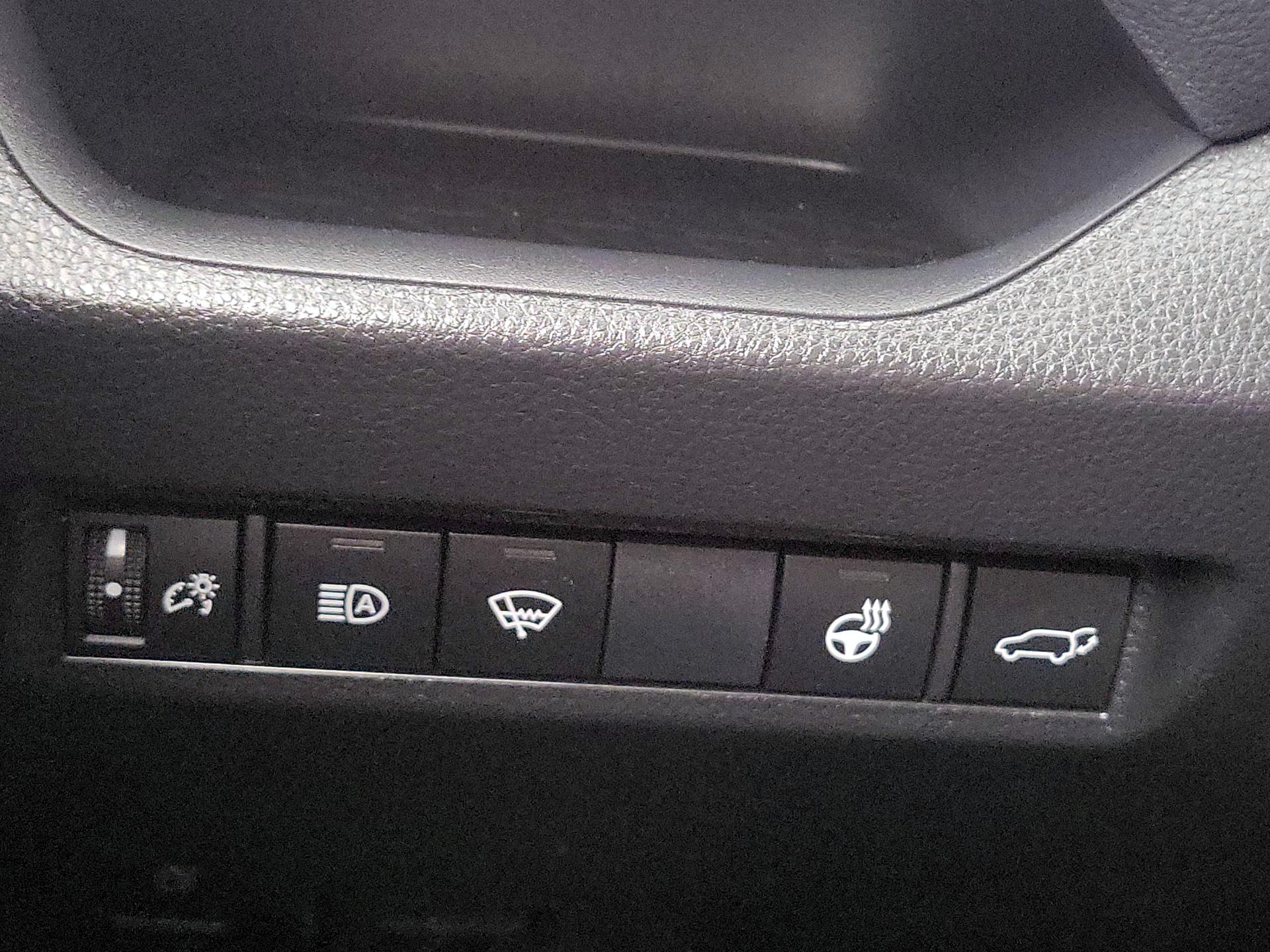 Thumbnail: 2022 Toyota RAV4 - 13