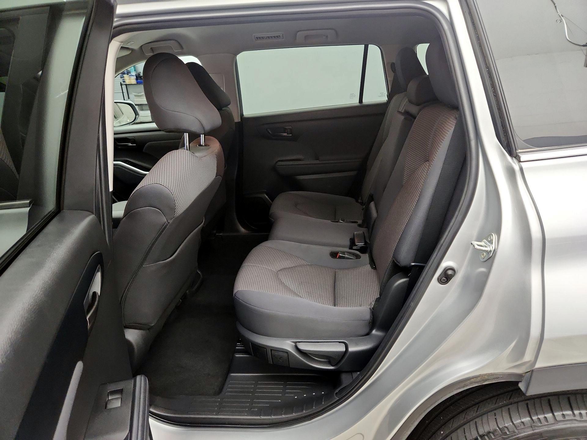 Thumbnail: 2024 Toyota Highlander - 20