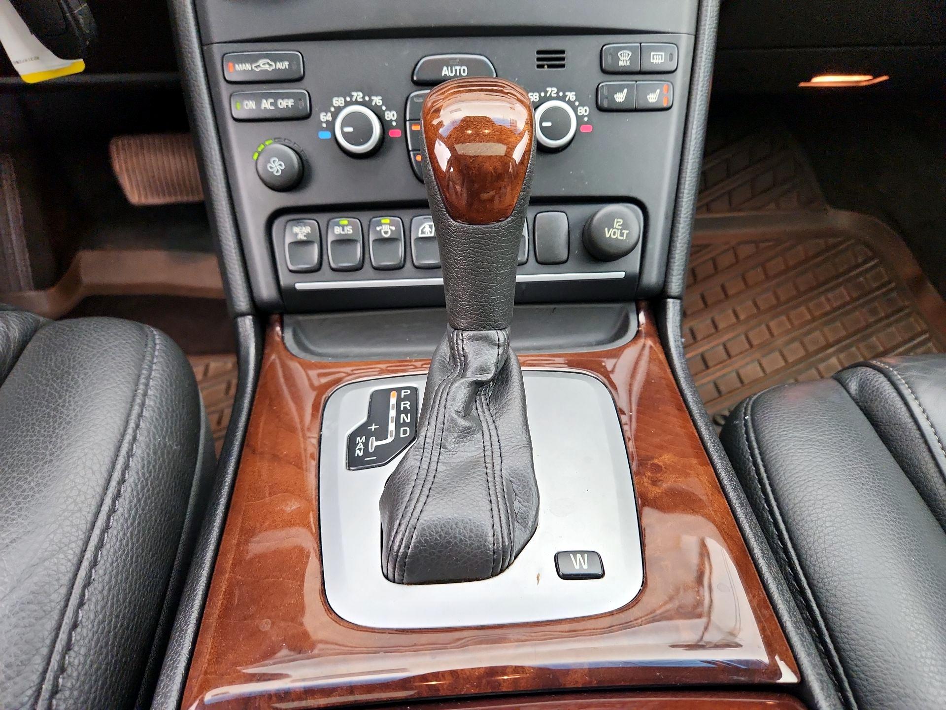 Thumbnail: 2014 Volvo XC90 - 16