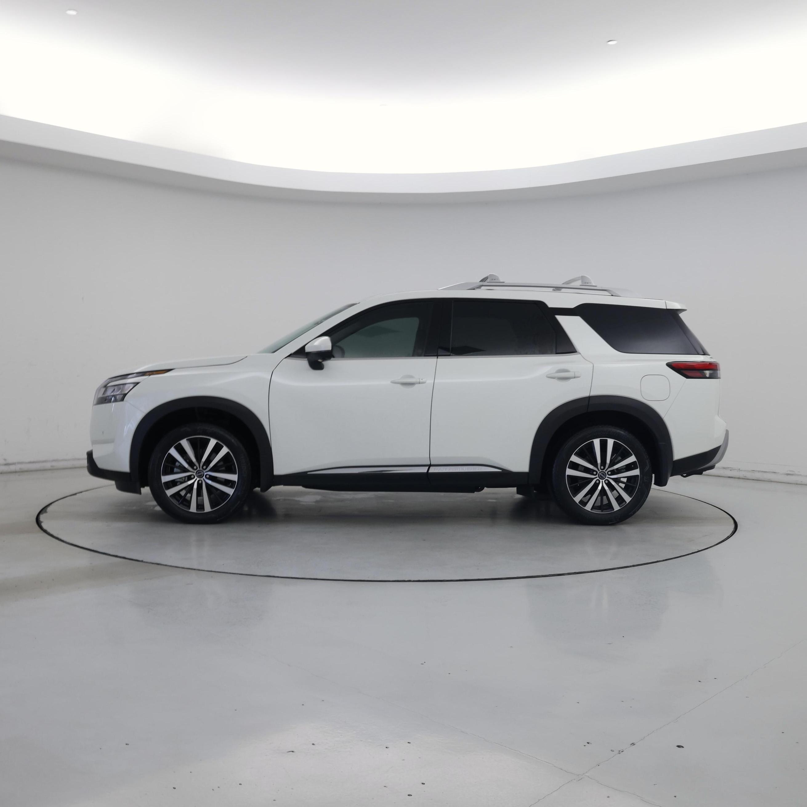 Thumbnail: 2024 Nissan Pathfinder - 3