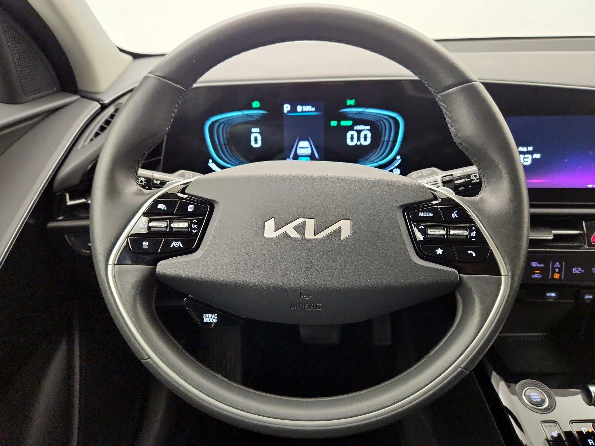 Thumbnail: 2023 Kia Niro - 10