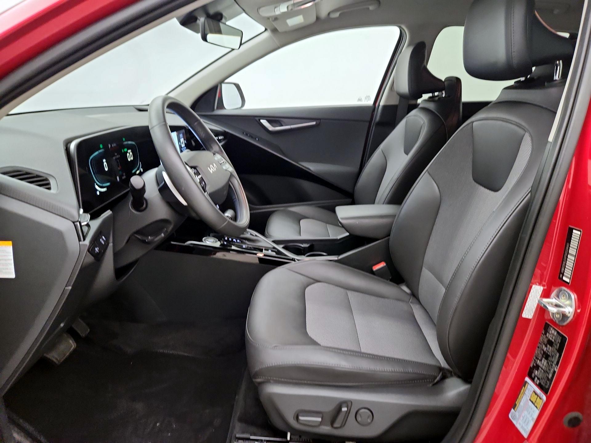 Thumbnail: 2023 Kia Niro - 11