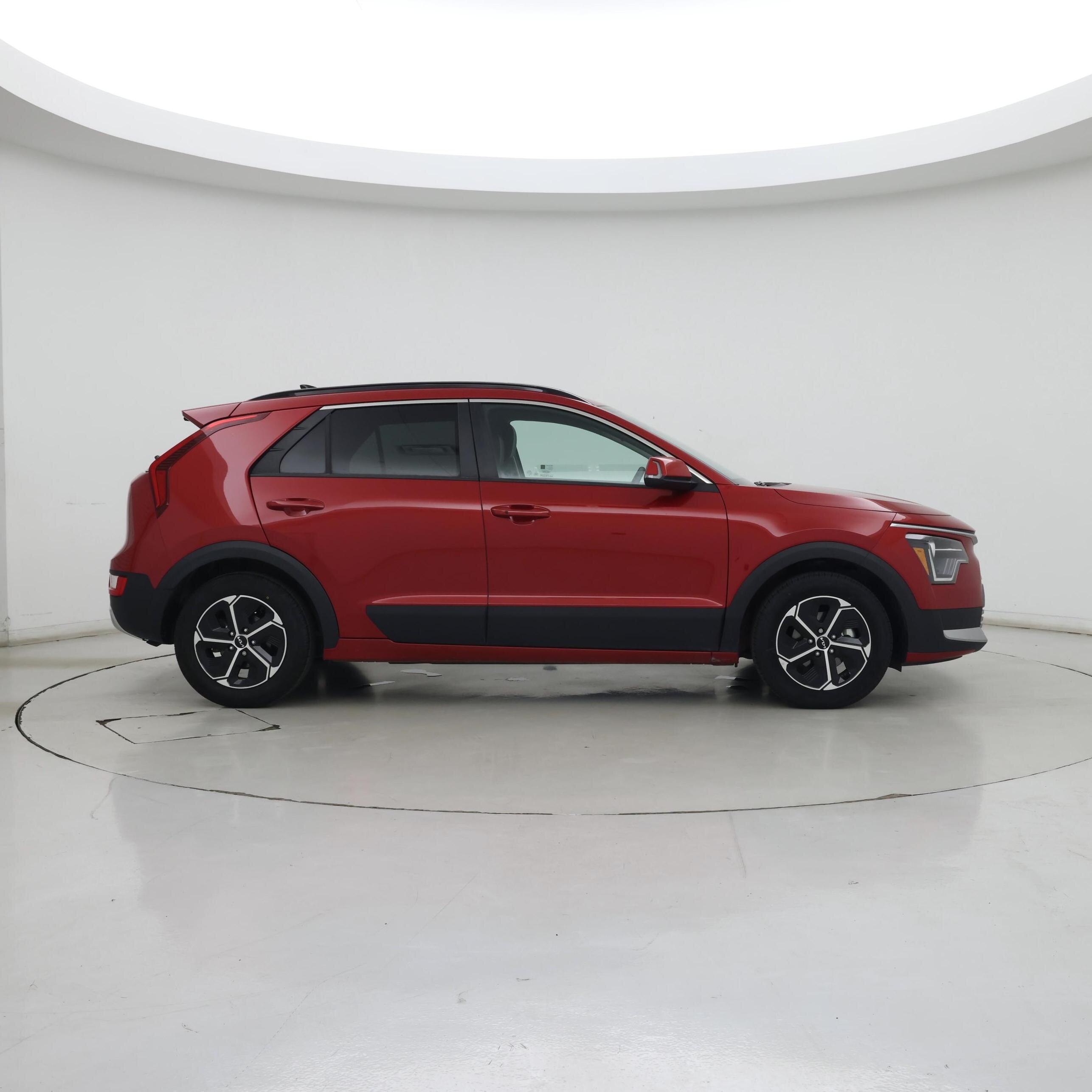 Thumbnail: 2023 Kia Niro - 7