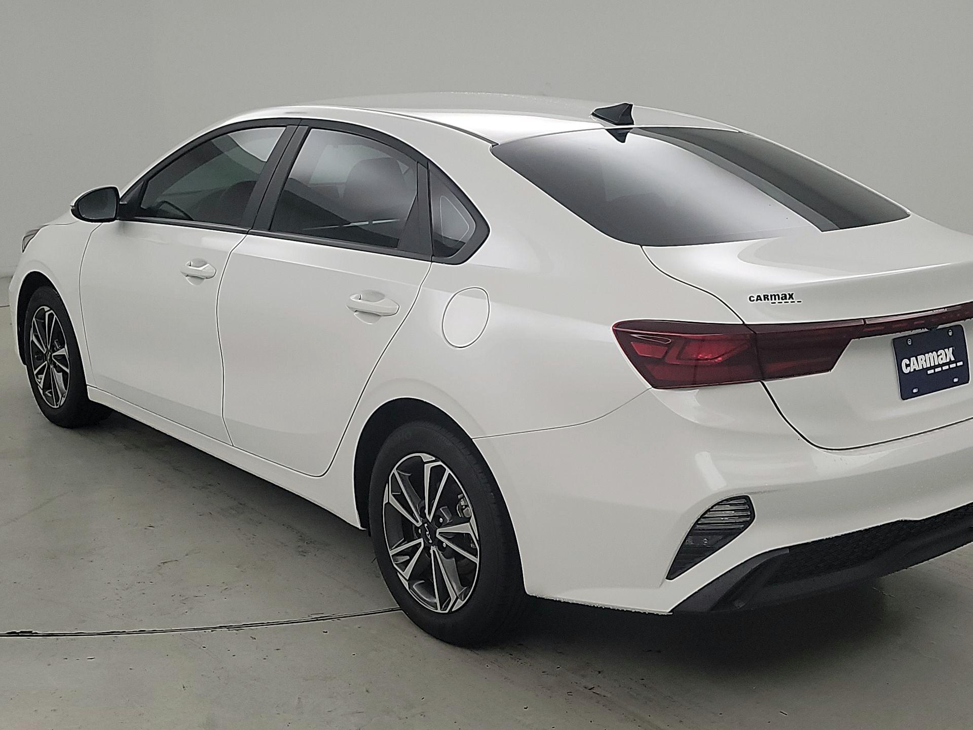Thumbnail: 2024 Kia Forte - 7