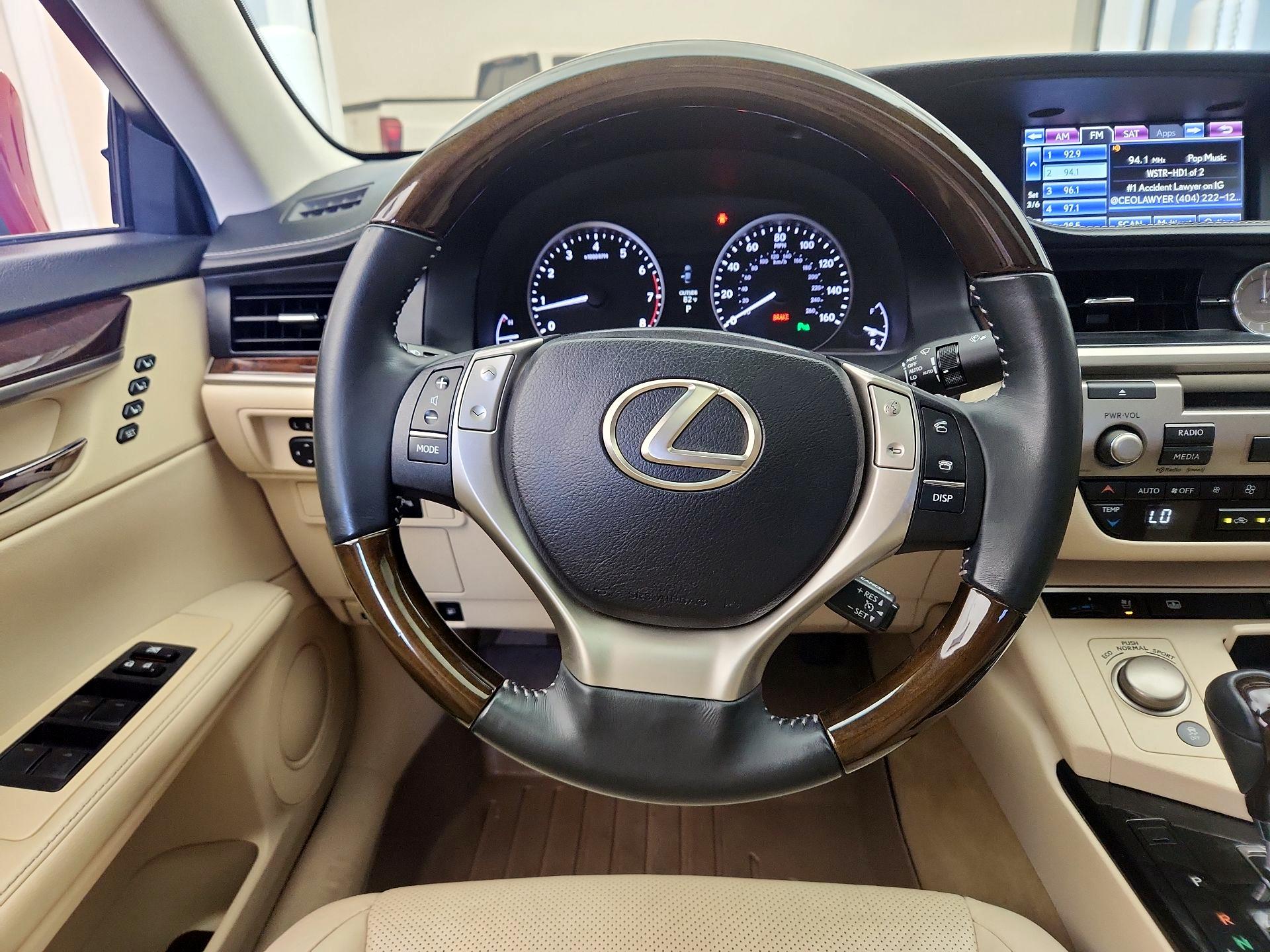 Thumbnail: 2014 Lexus ES - 10