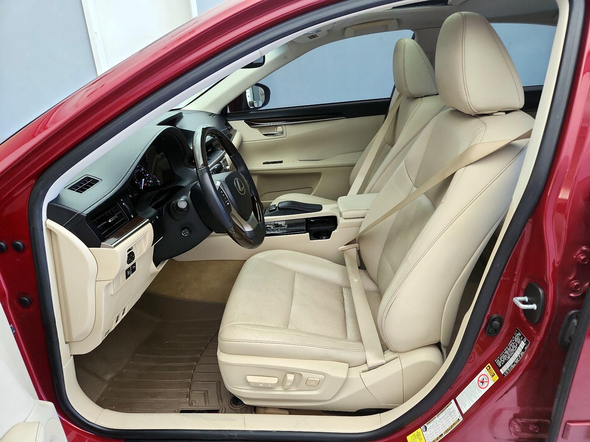 Thumbnail: 2014 Lexus ES - 11
