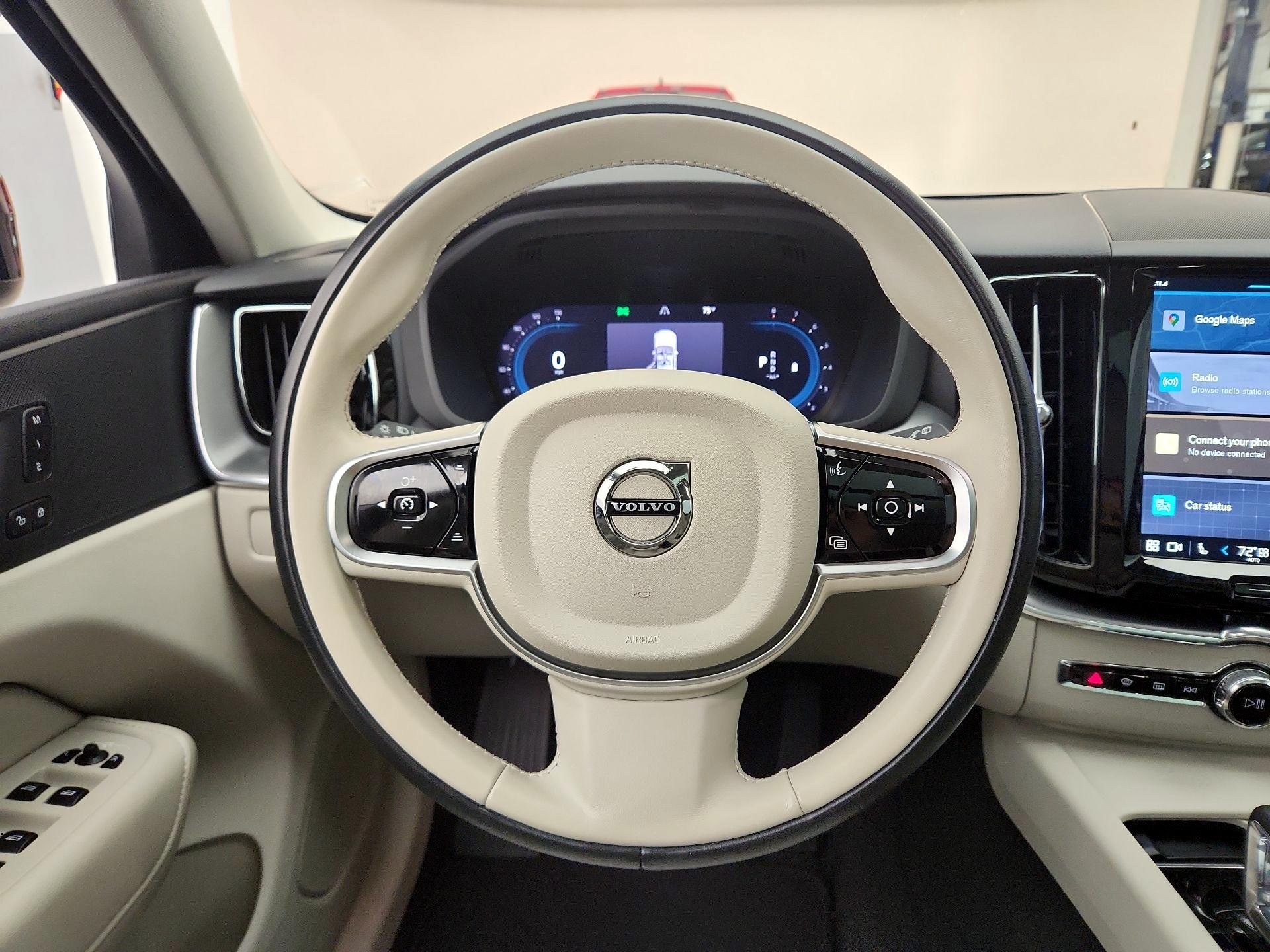 Thumbnail: 2025 Volvo XC60 - 10