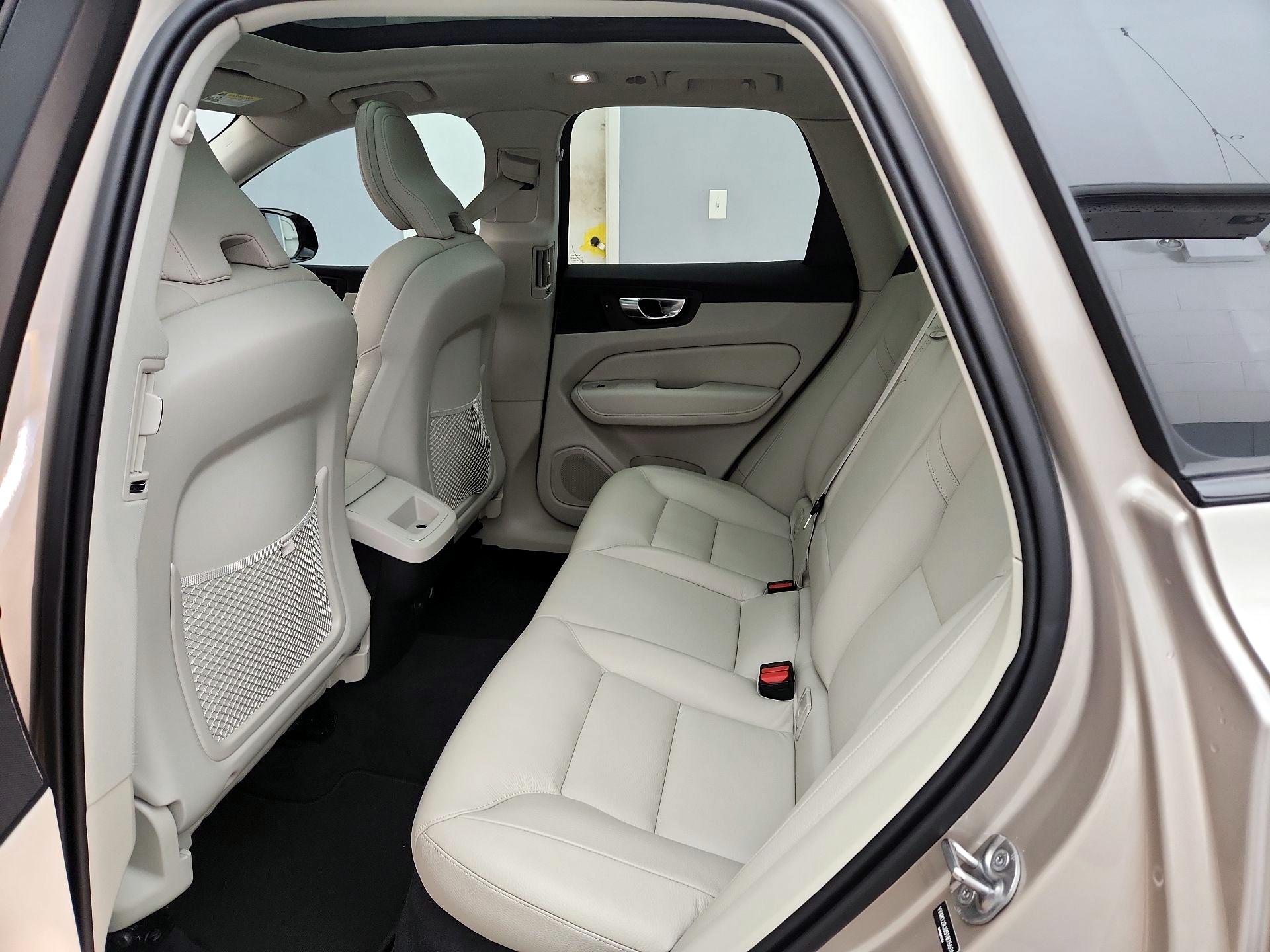 Thumbnail: 2025 Volvo XC60 - 19