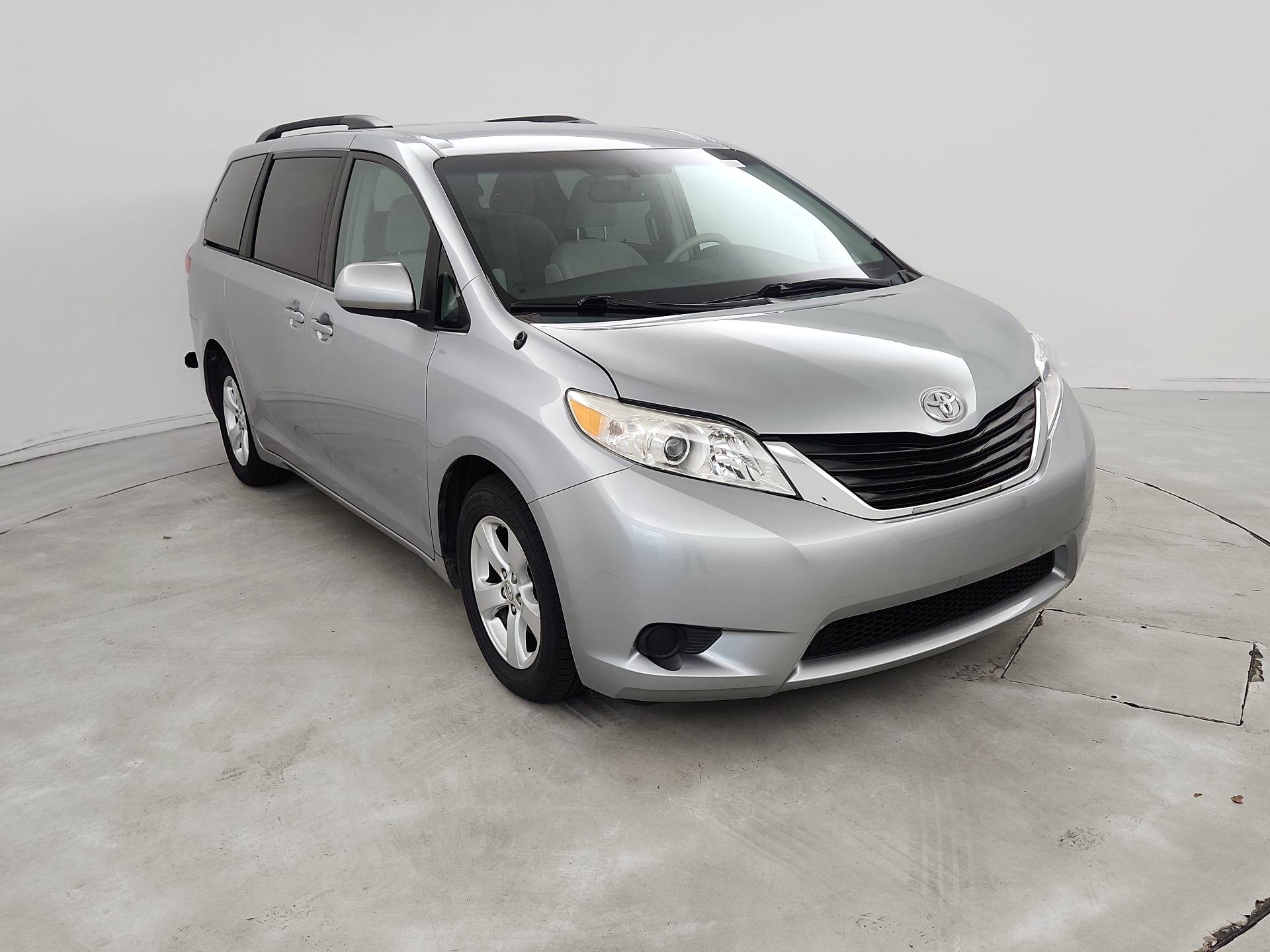 Thumbnail: 2014 Toyota Sienna - 1