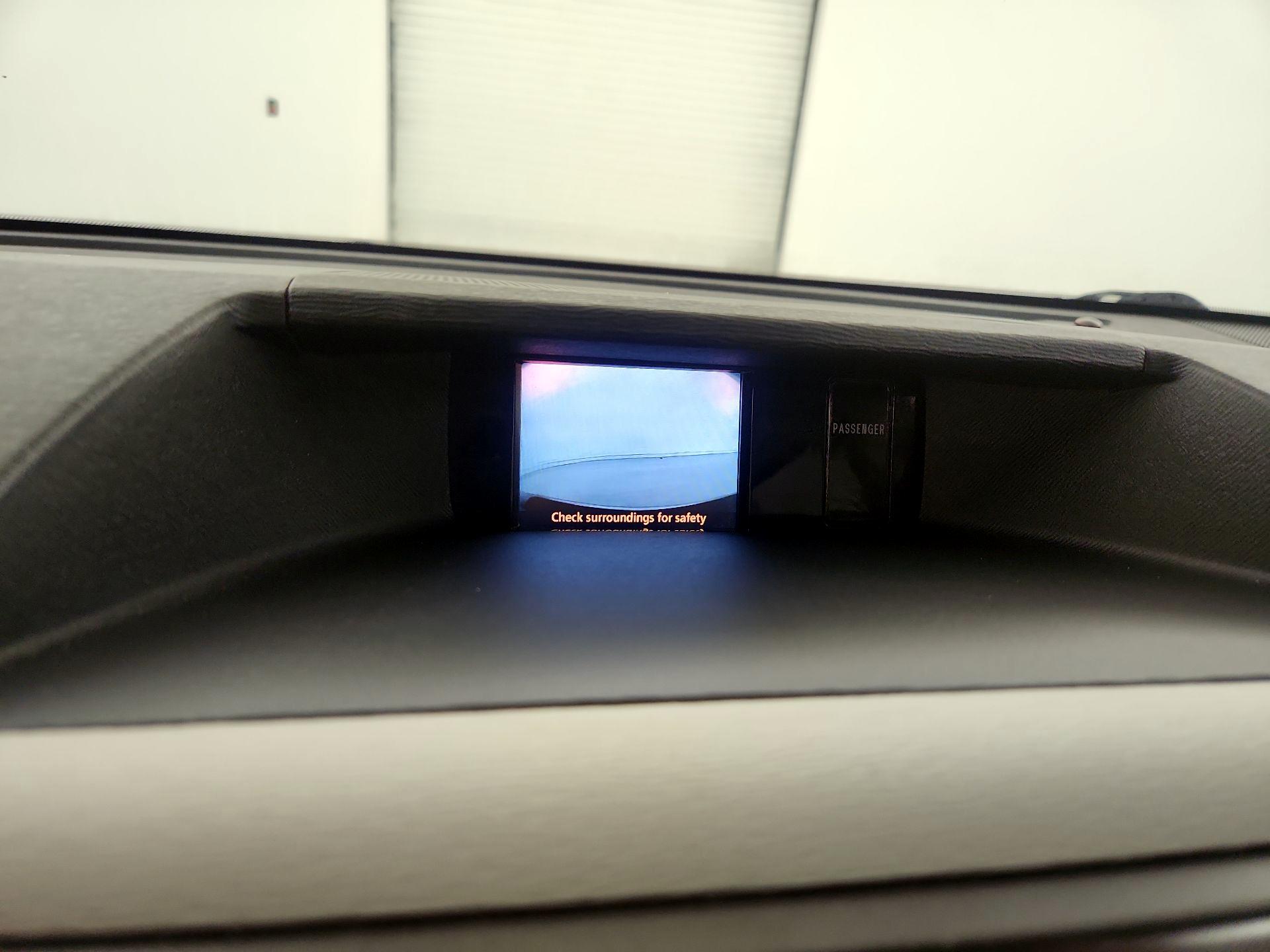 Thumbnail: 2014 Toyota Sienna - 12