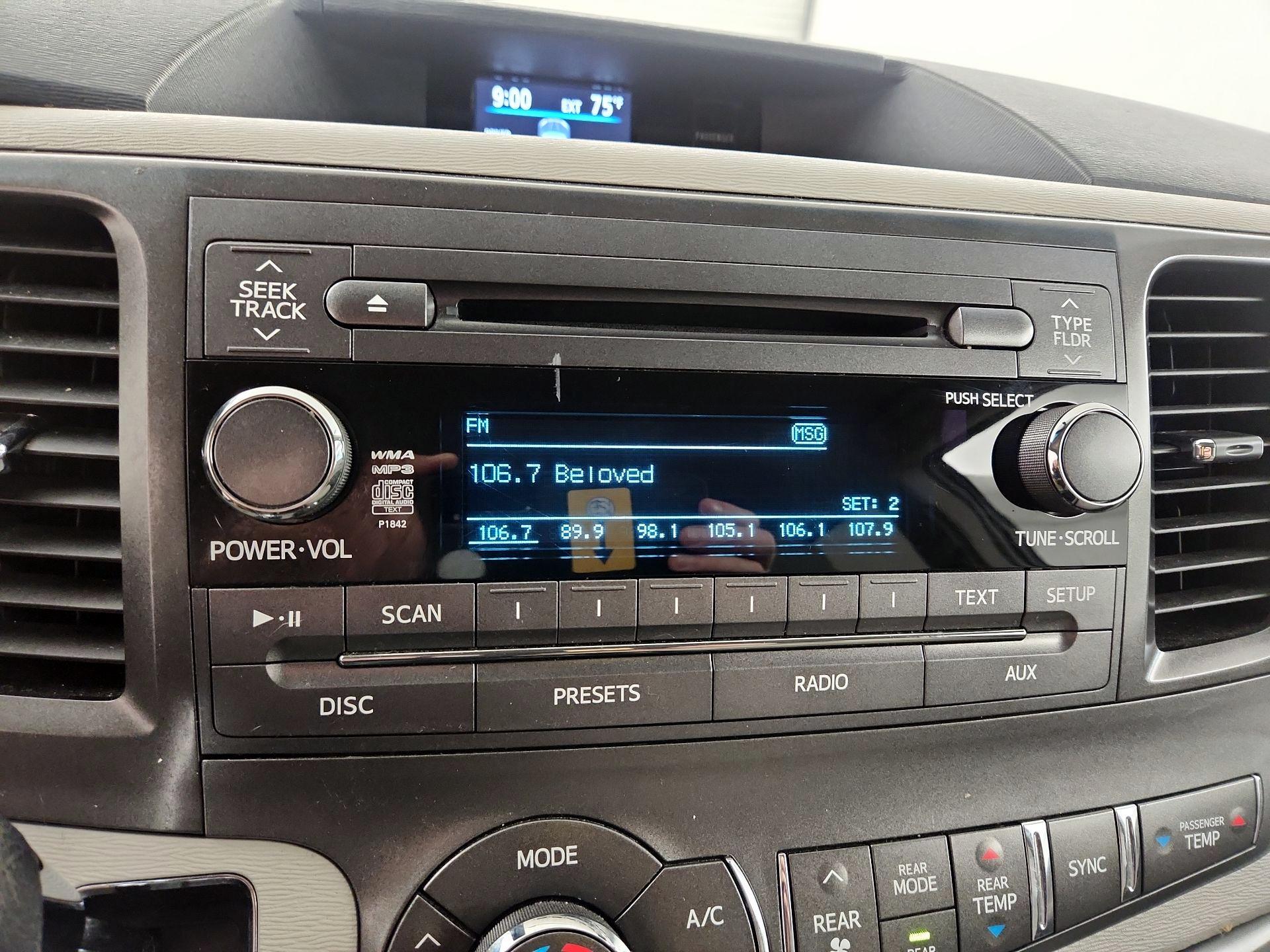 Thumbnail: 2014 Toyota Sienna - 13