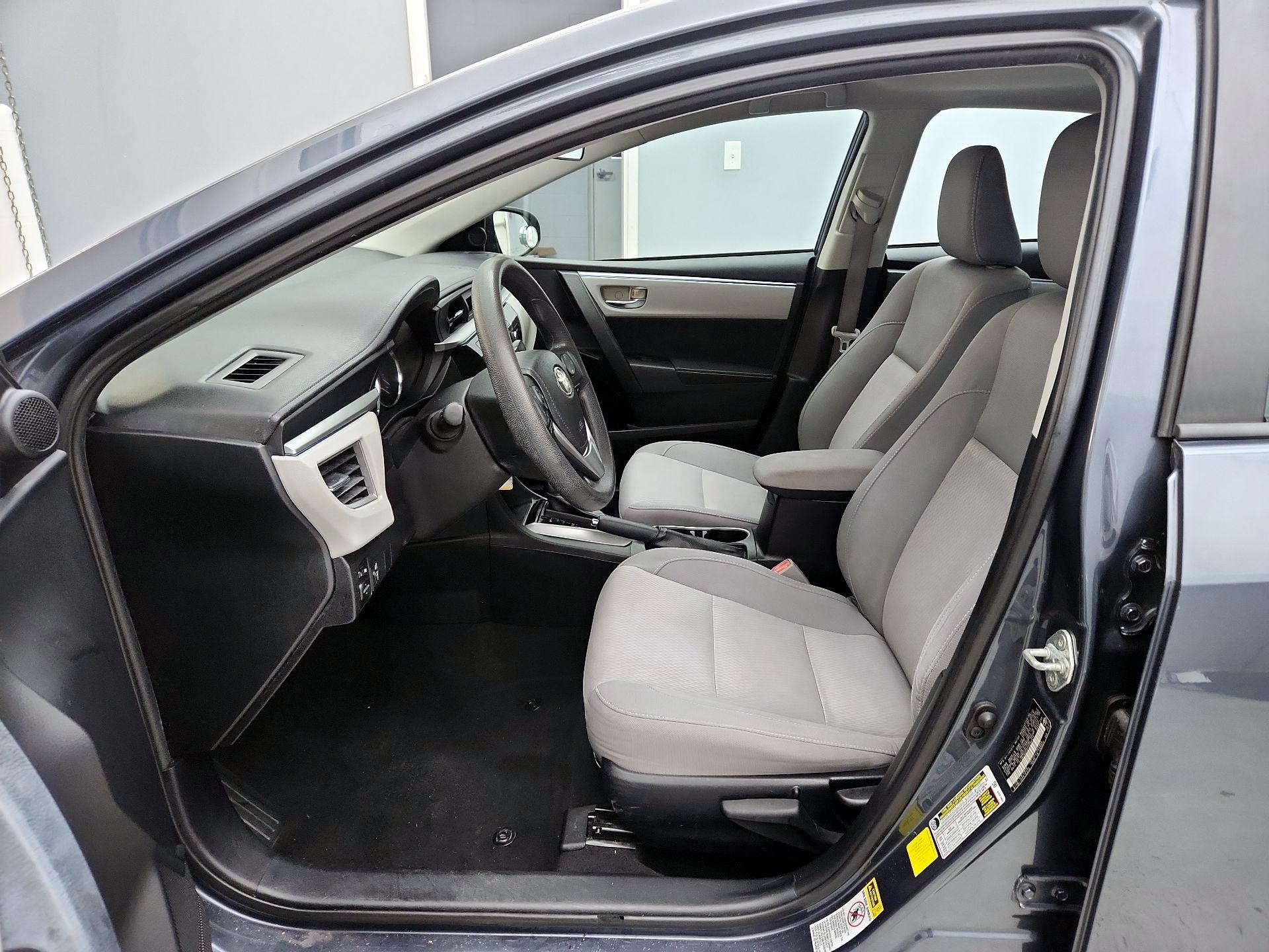Thumbnail: 2015 Toyota Corolla - 11