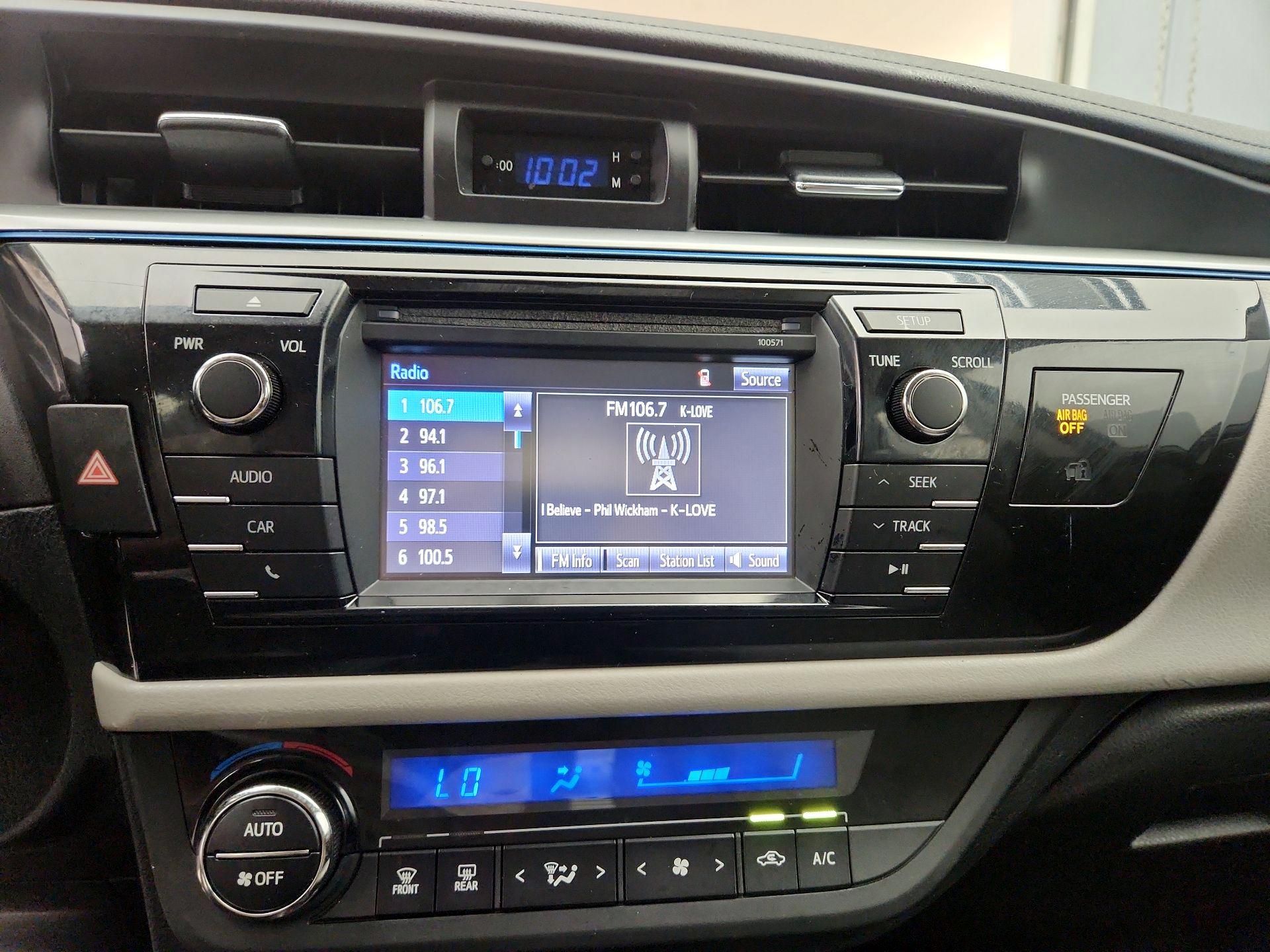 Thumbnail: 2015 Toyota Corolla - 15