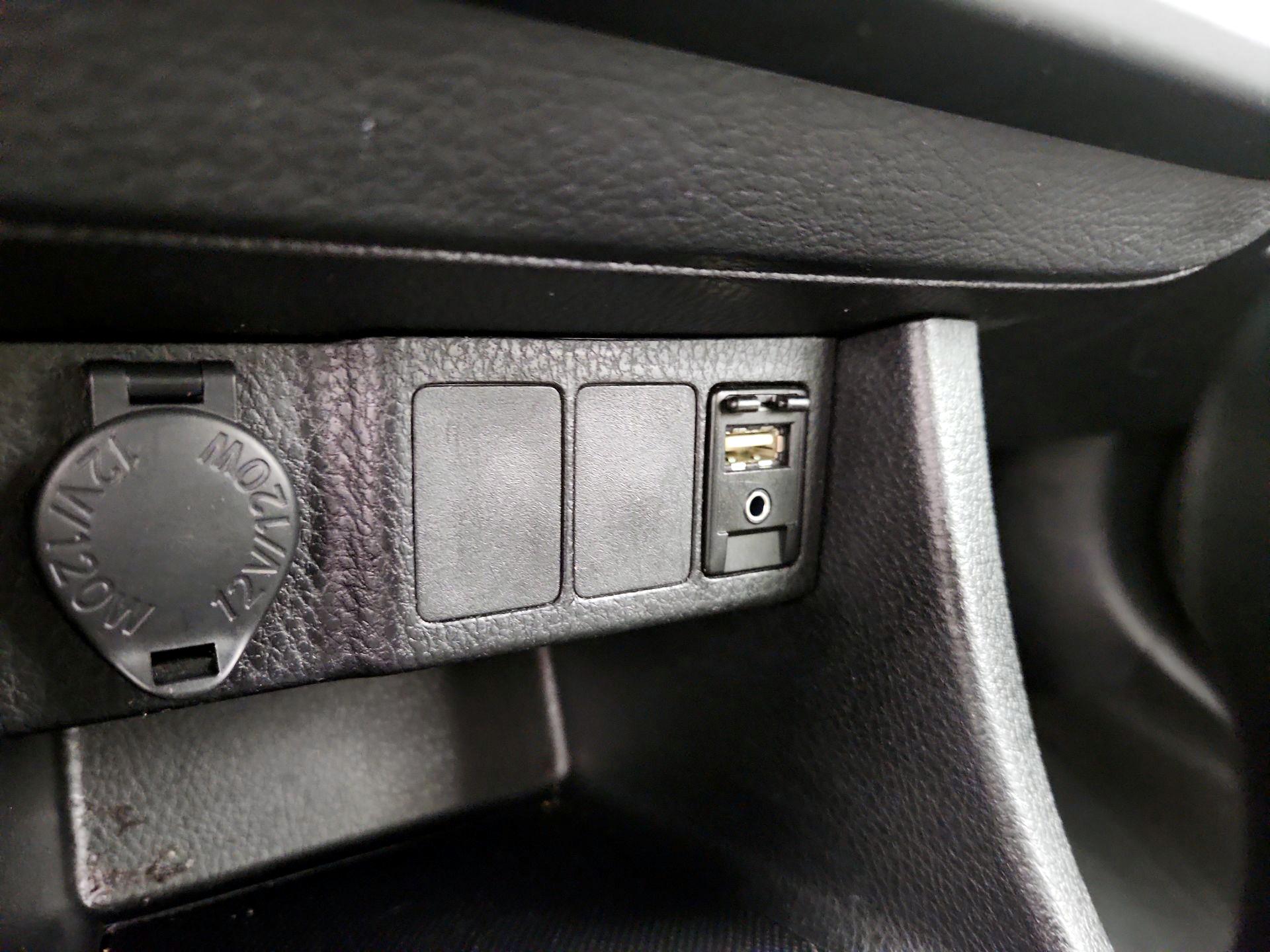 Thumbnail: 2015 Toyota Corolla - 18