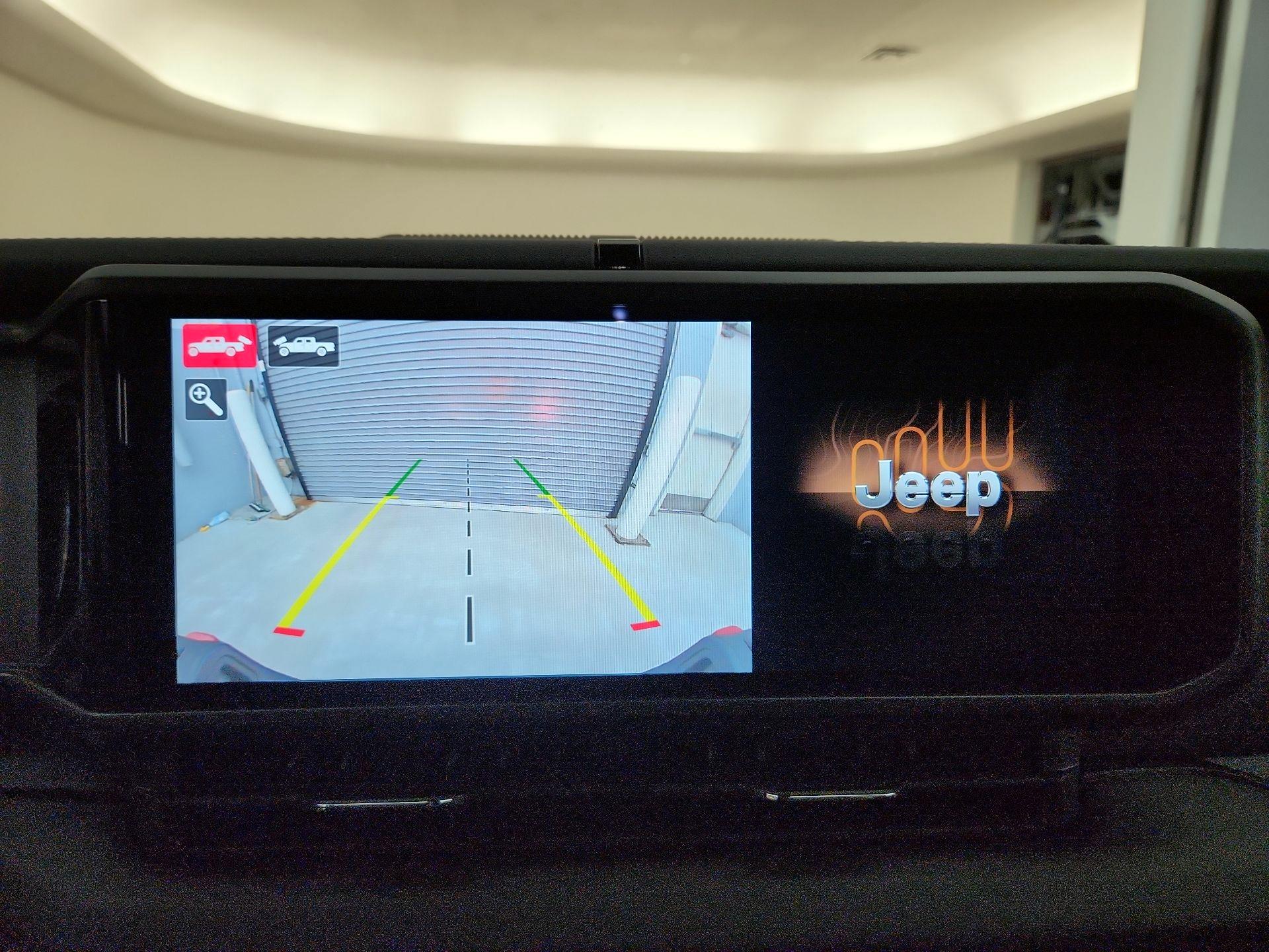 Thumbnail: 2025 Jeep Gladiator - 15