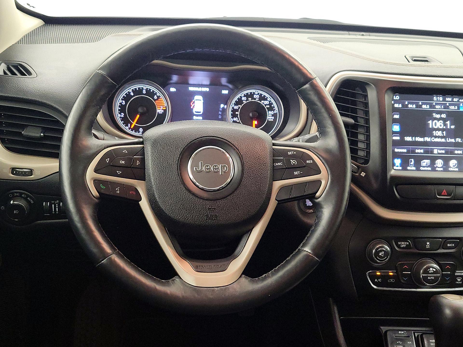 Thumbnail: 2017 Jeep Cherokee - 10
