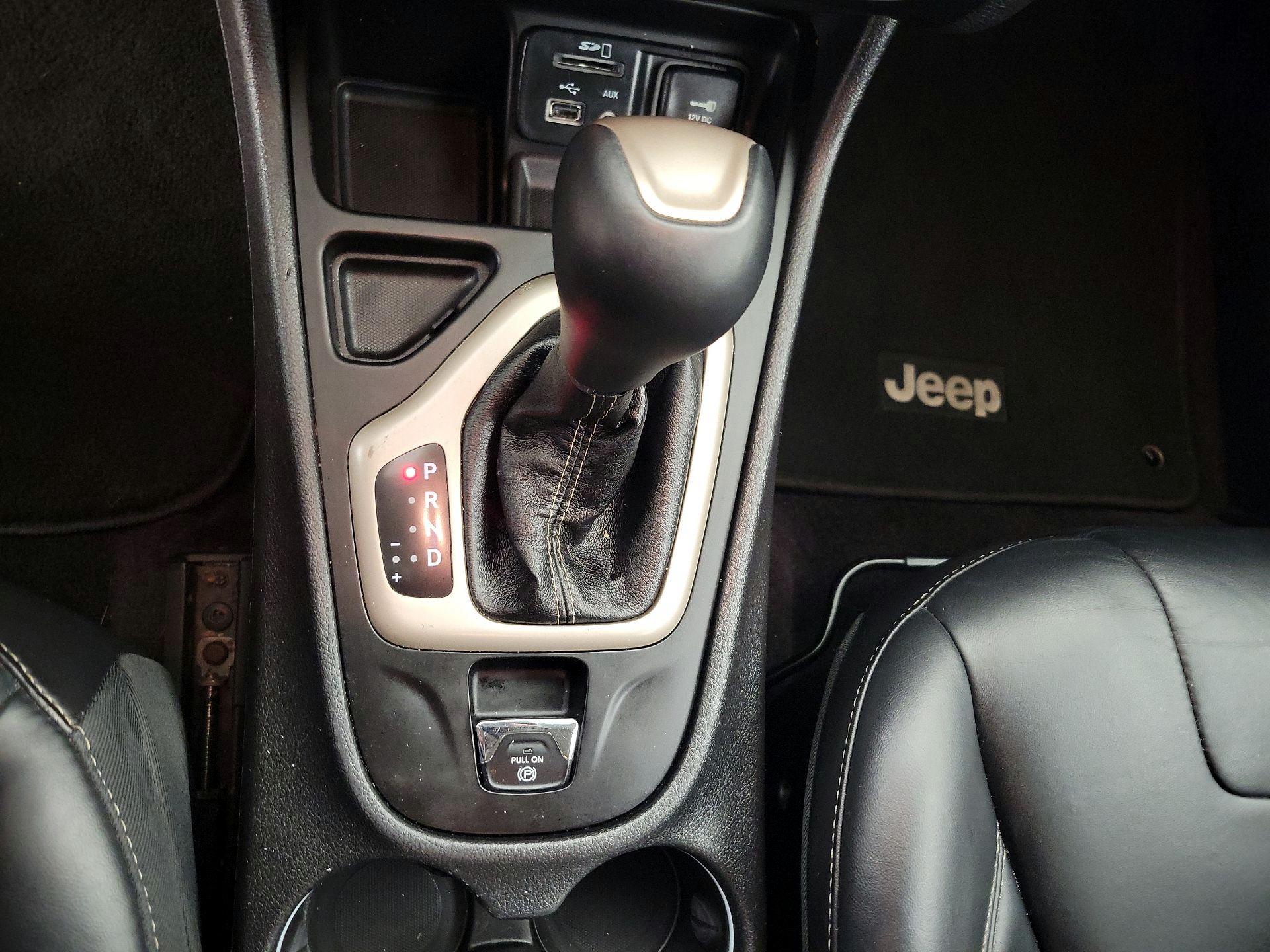 Thumbnail: 2017 Jeep Cherokee - 17