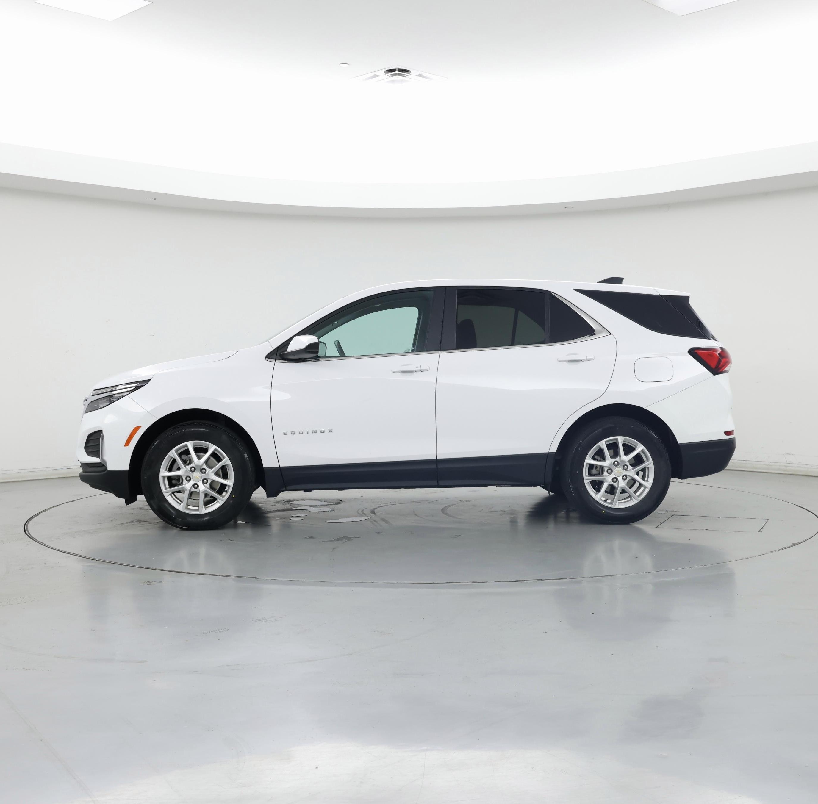 Thumbnail: 2022 Chevrolet Equinox - 3