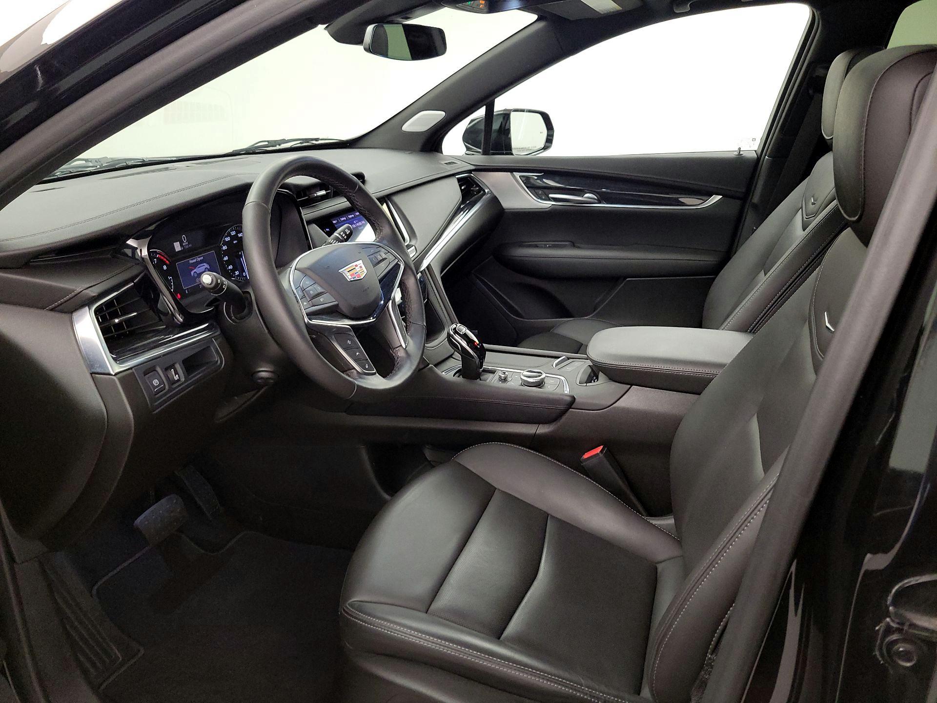 Thumbnail: 2023 Cadillac XT5 - 11