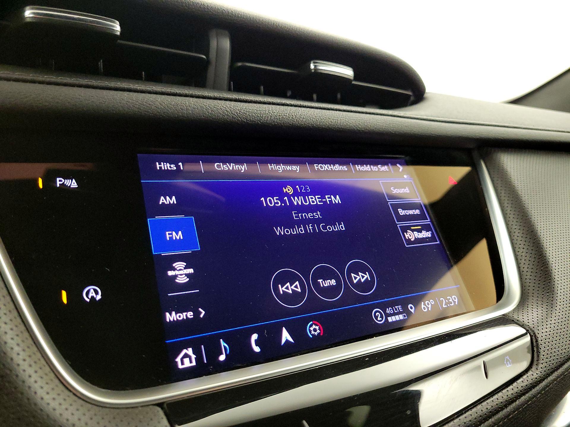 Thumbnail: 2023 Cadillac XT5 - 16