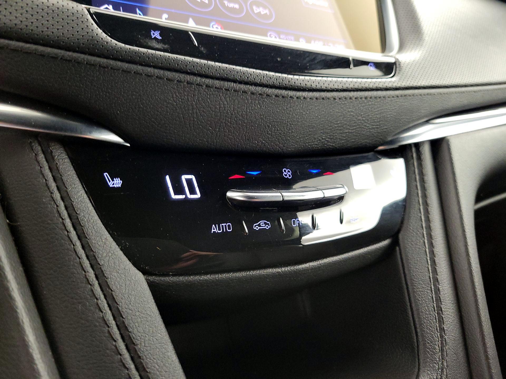 Thumbnail: 2023 Cadillac XT5 - 17