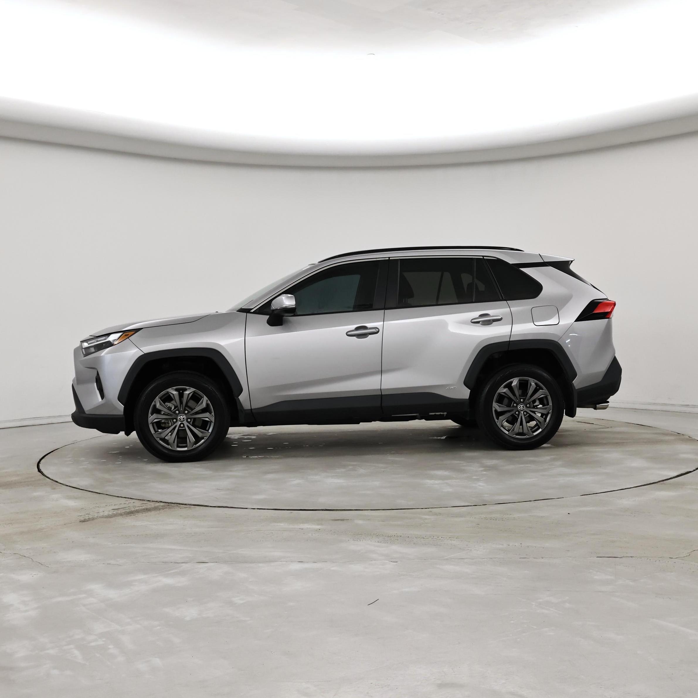 Thumbnail: 2022 Toyota RAV4 - 3