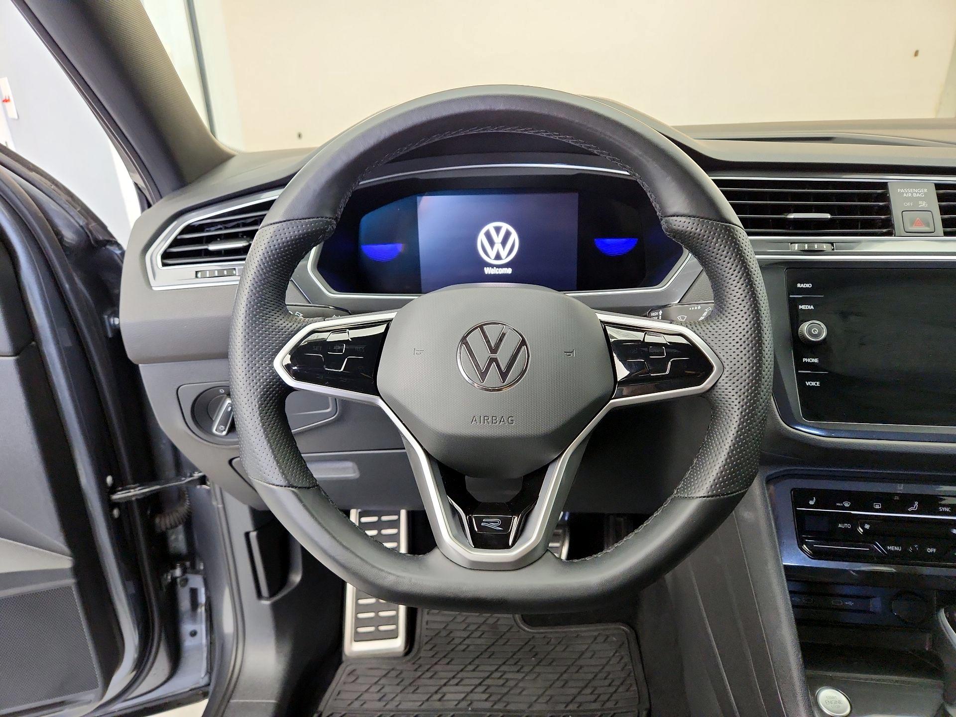Thumbnail: 2023 Volkswagen Tiguan - 10