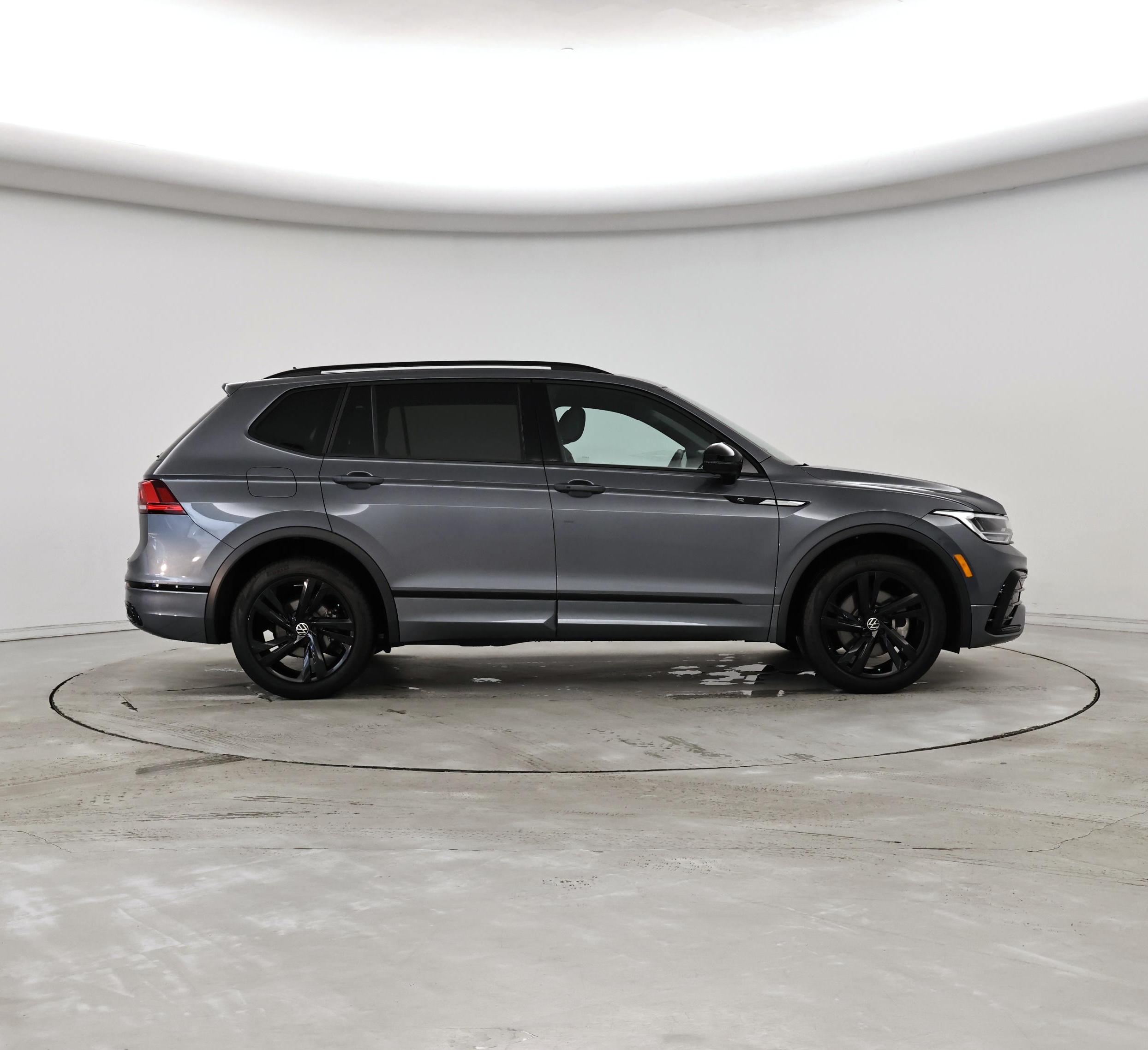 Thumbnail: 2023 Volkswagen Tiguan - 7
