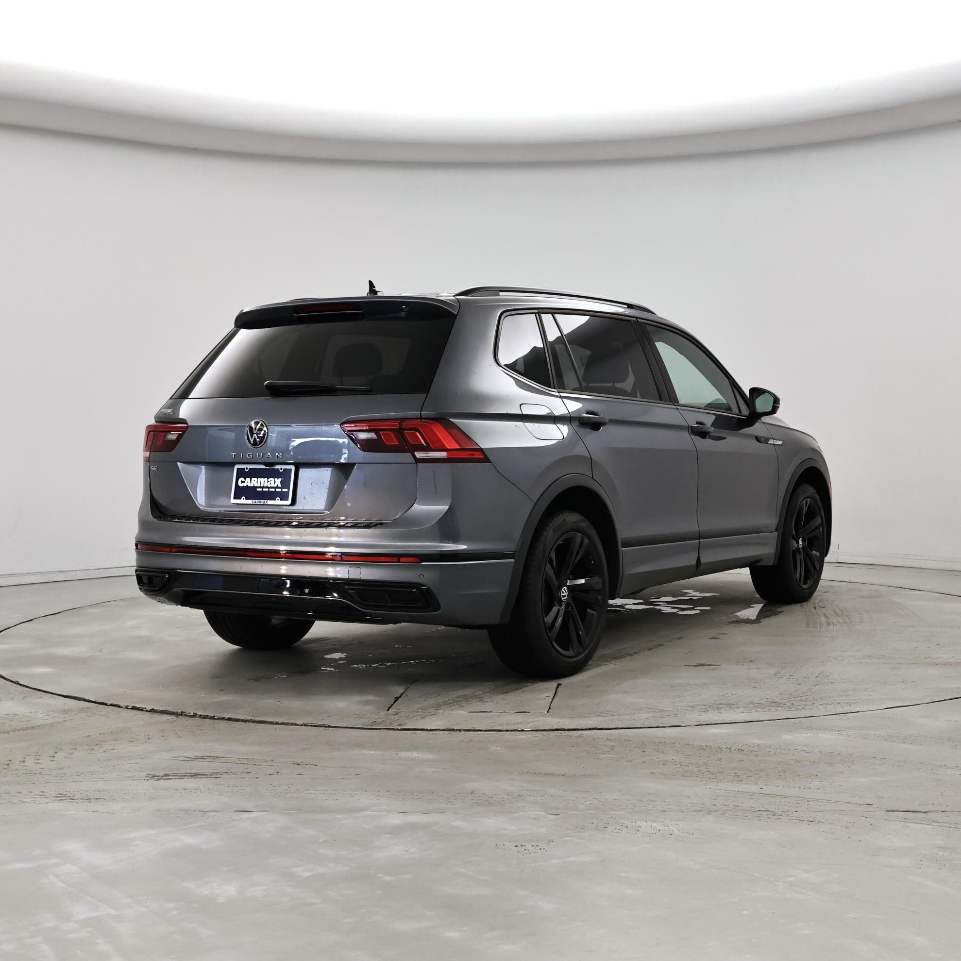 Thumbnail: 2023 Volkswagen Tiguan - 8