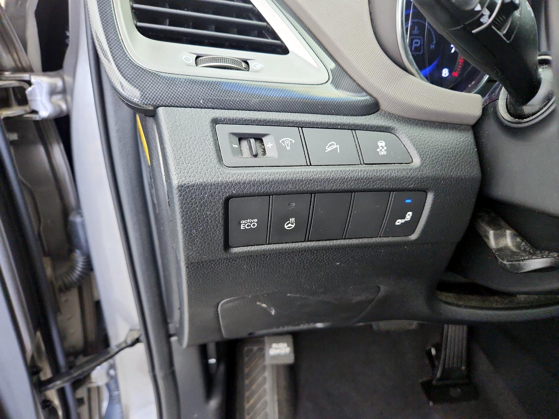 Thumbnail: 2015 Hyundai Santa Fe - 13