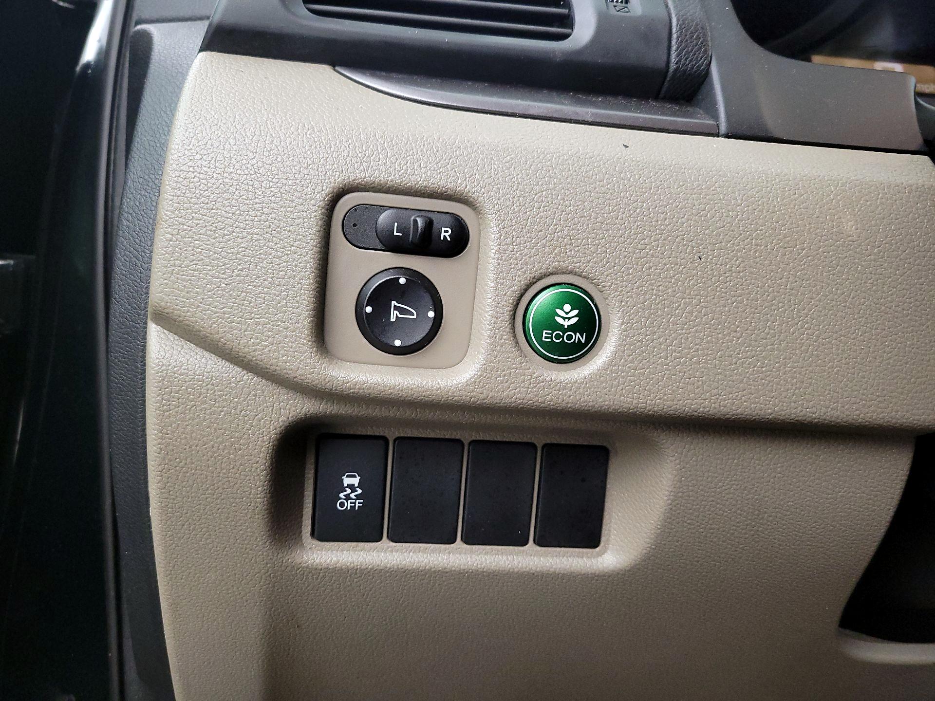 Thumbnail: 2016 Honda Pilot - 13