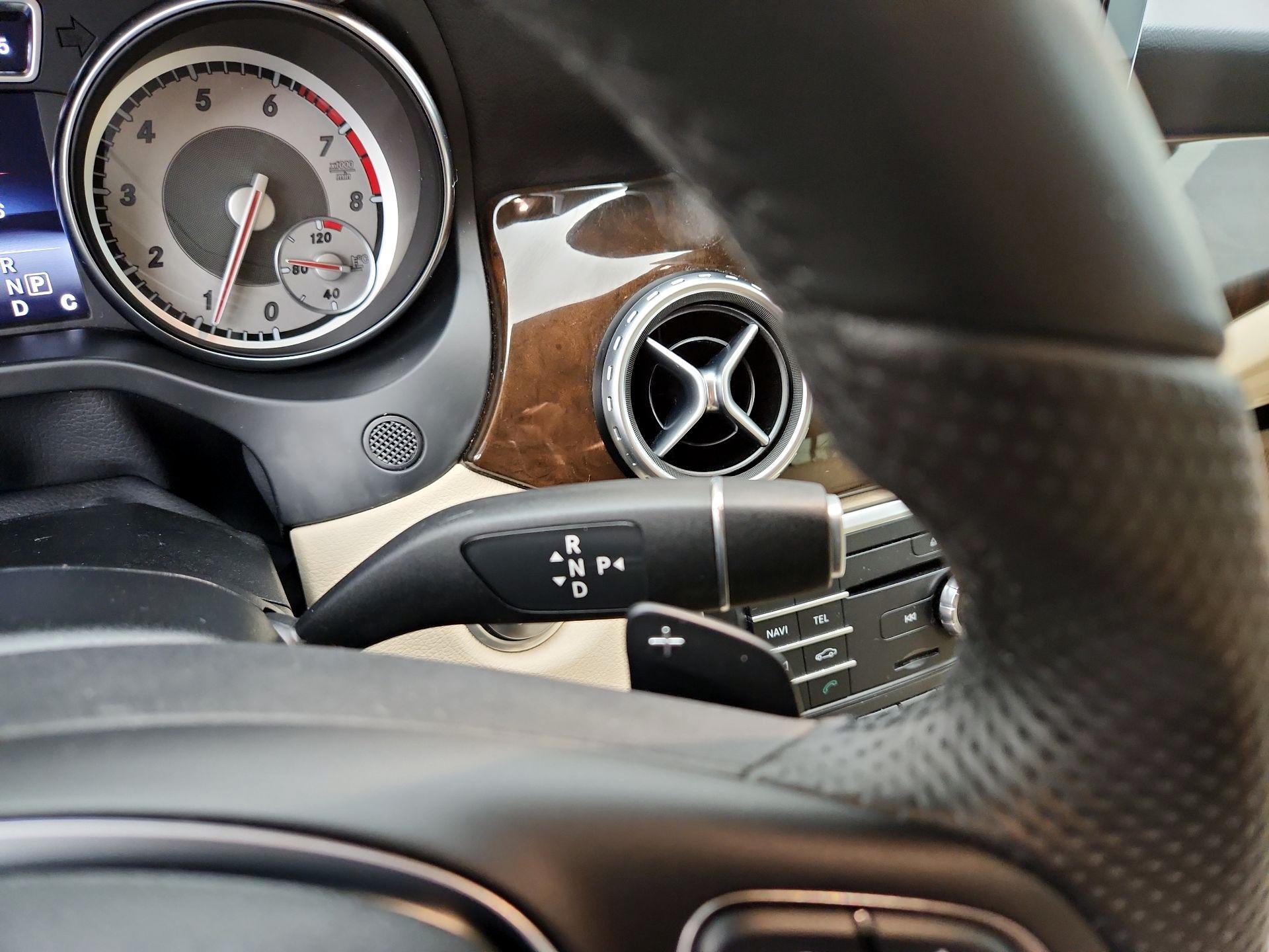 Thumbnail: 2016 Mercedes-Benz GLA - 16