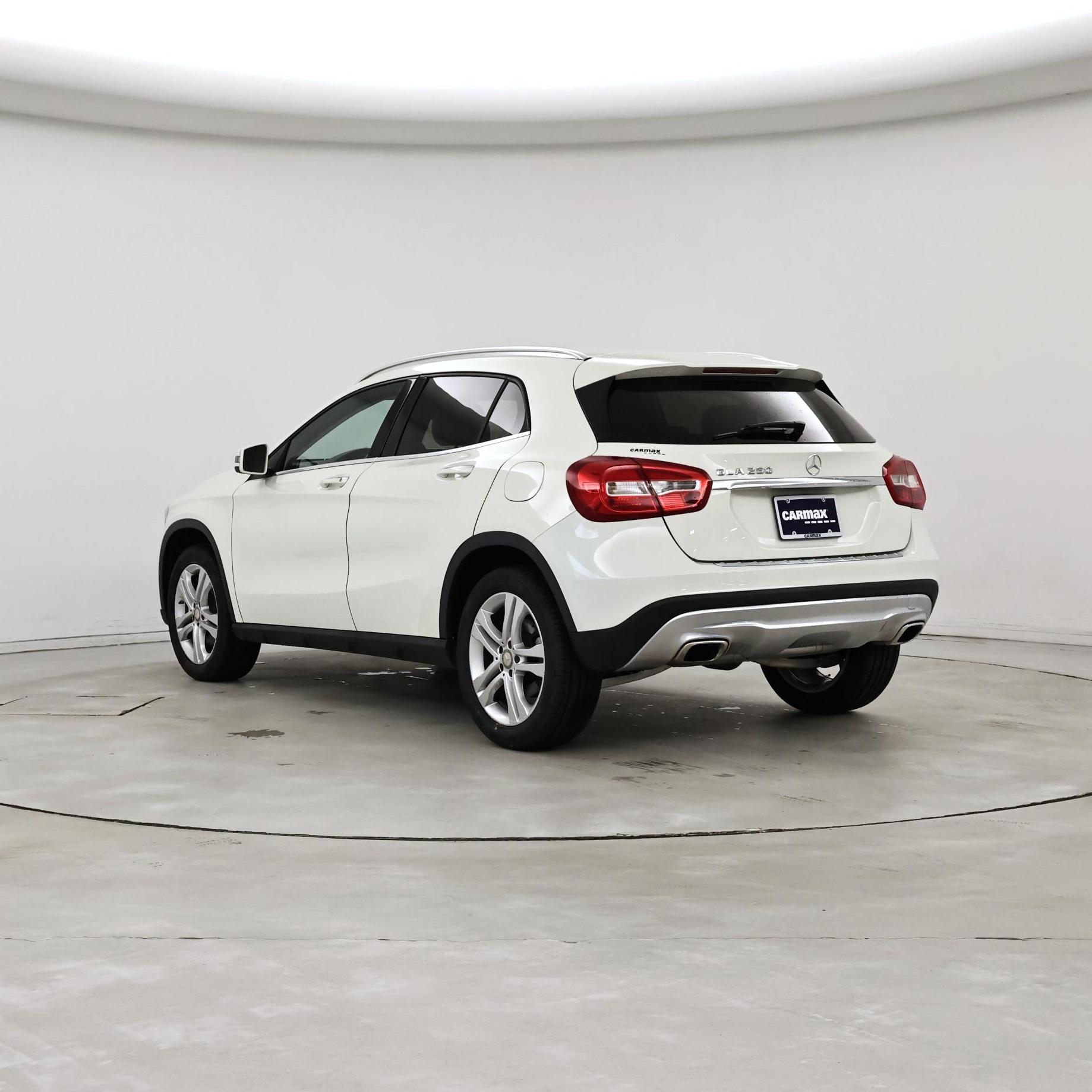 Thumbnail: 2016 Mercedes-Benz GLA - 2