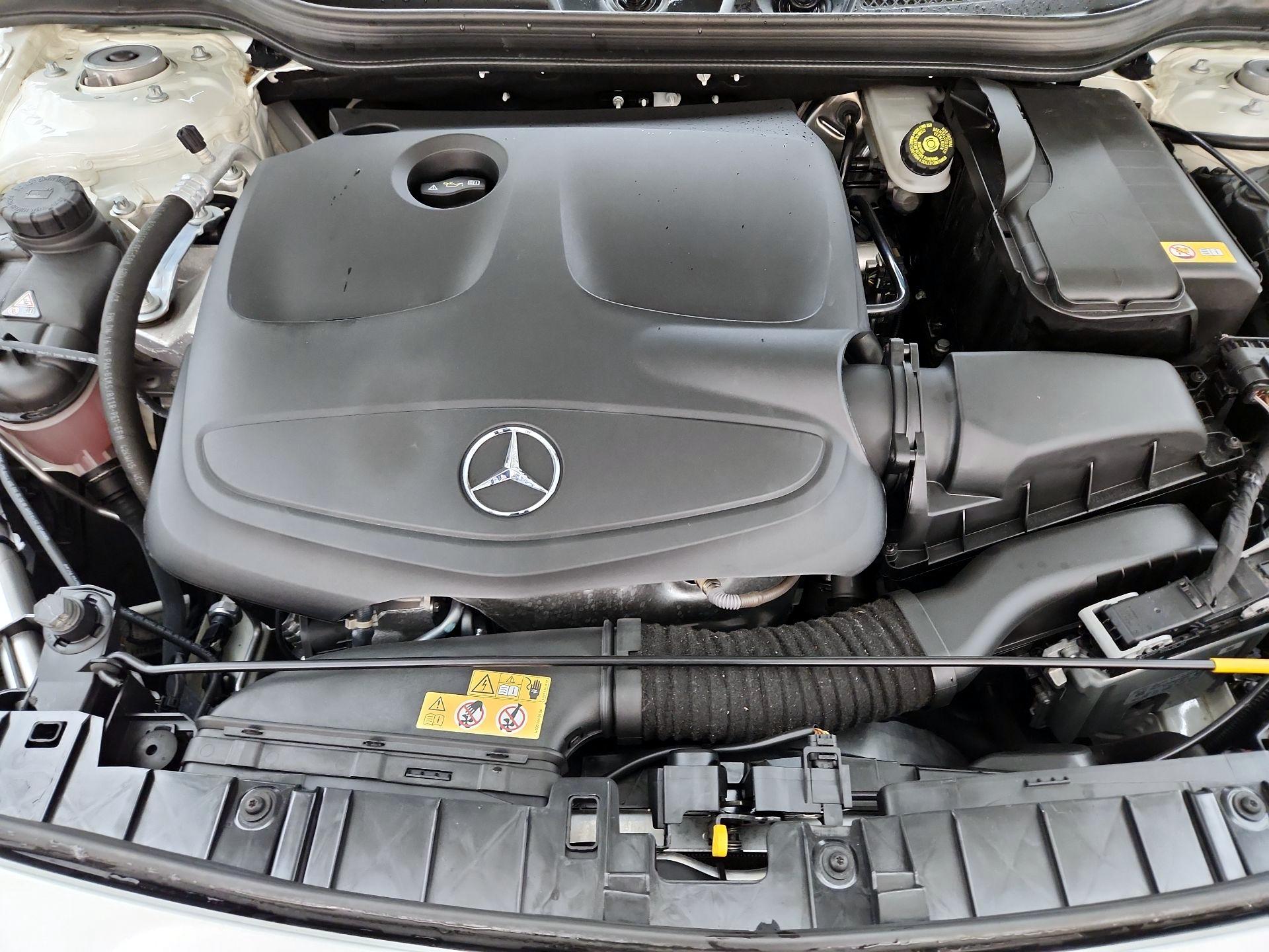 Thumbnail: 2016 Mercedes-Benz GLA - 19