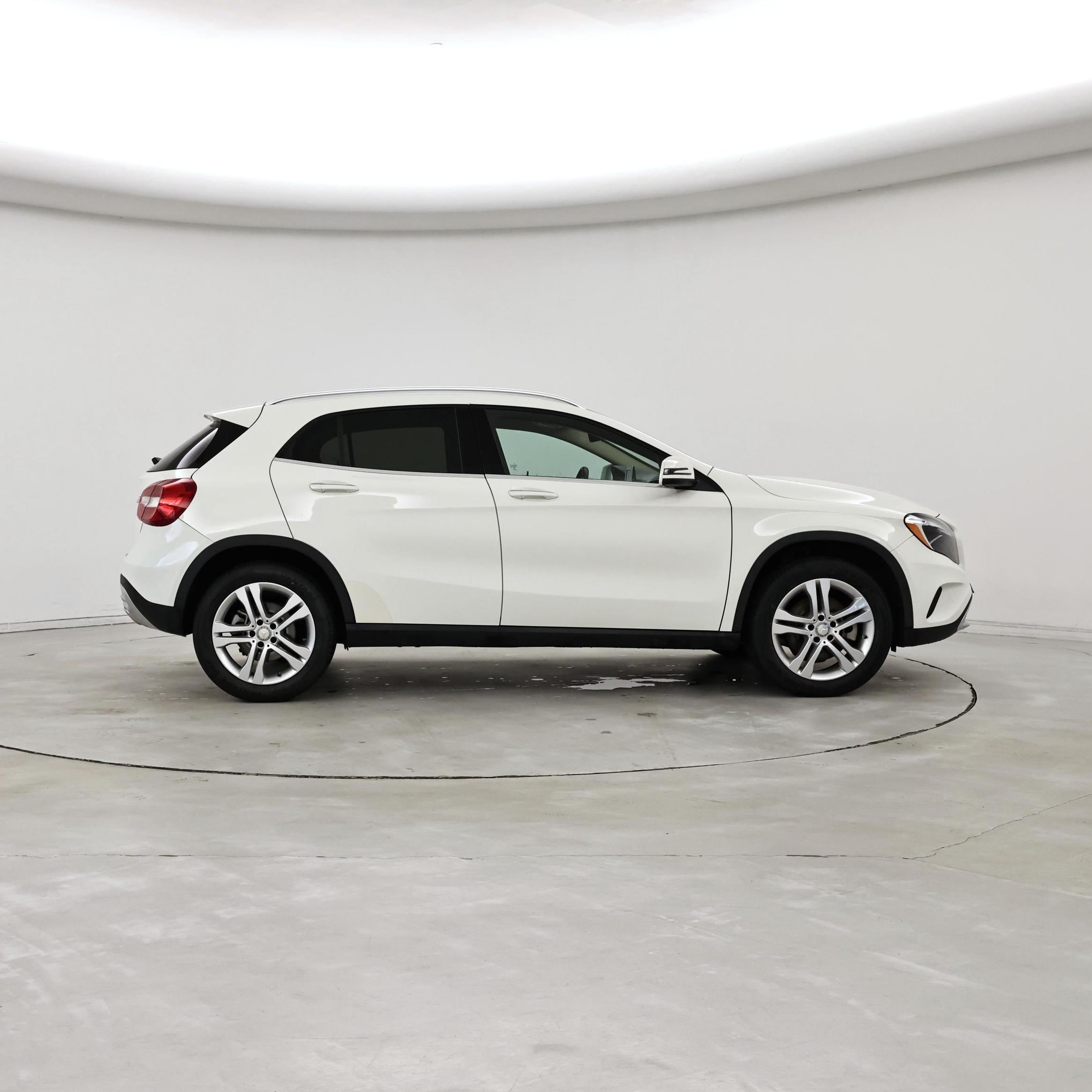 Thumbnail: 2016 Mercedes-Benz GLA - 7