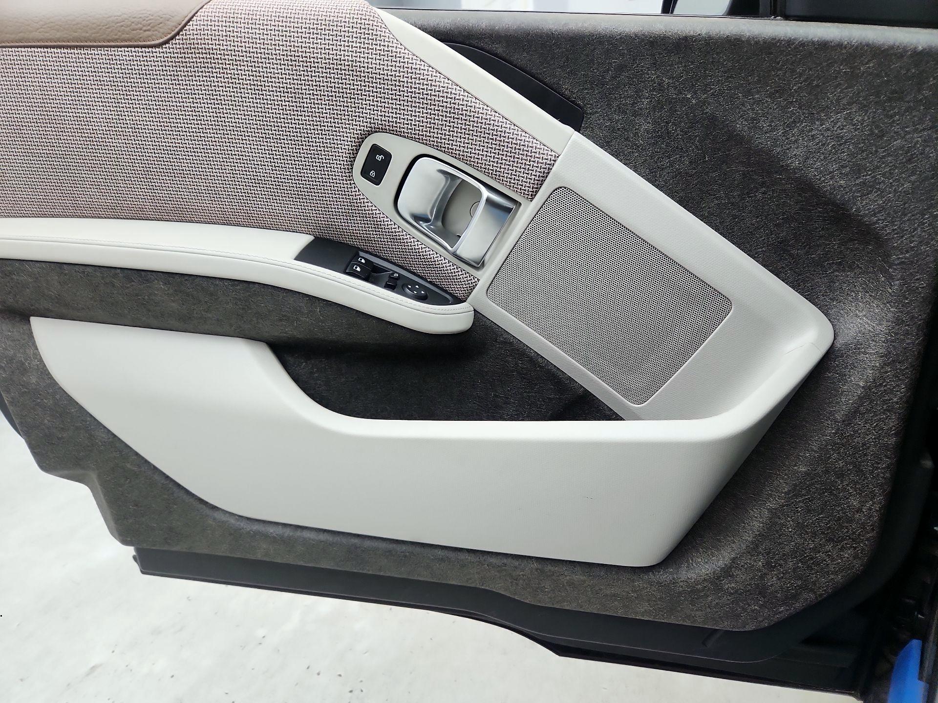 Thumbnail: 2019 BMW i3 - 12
