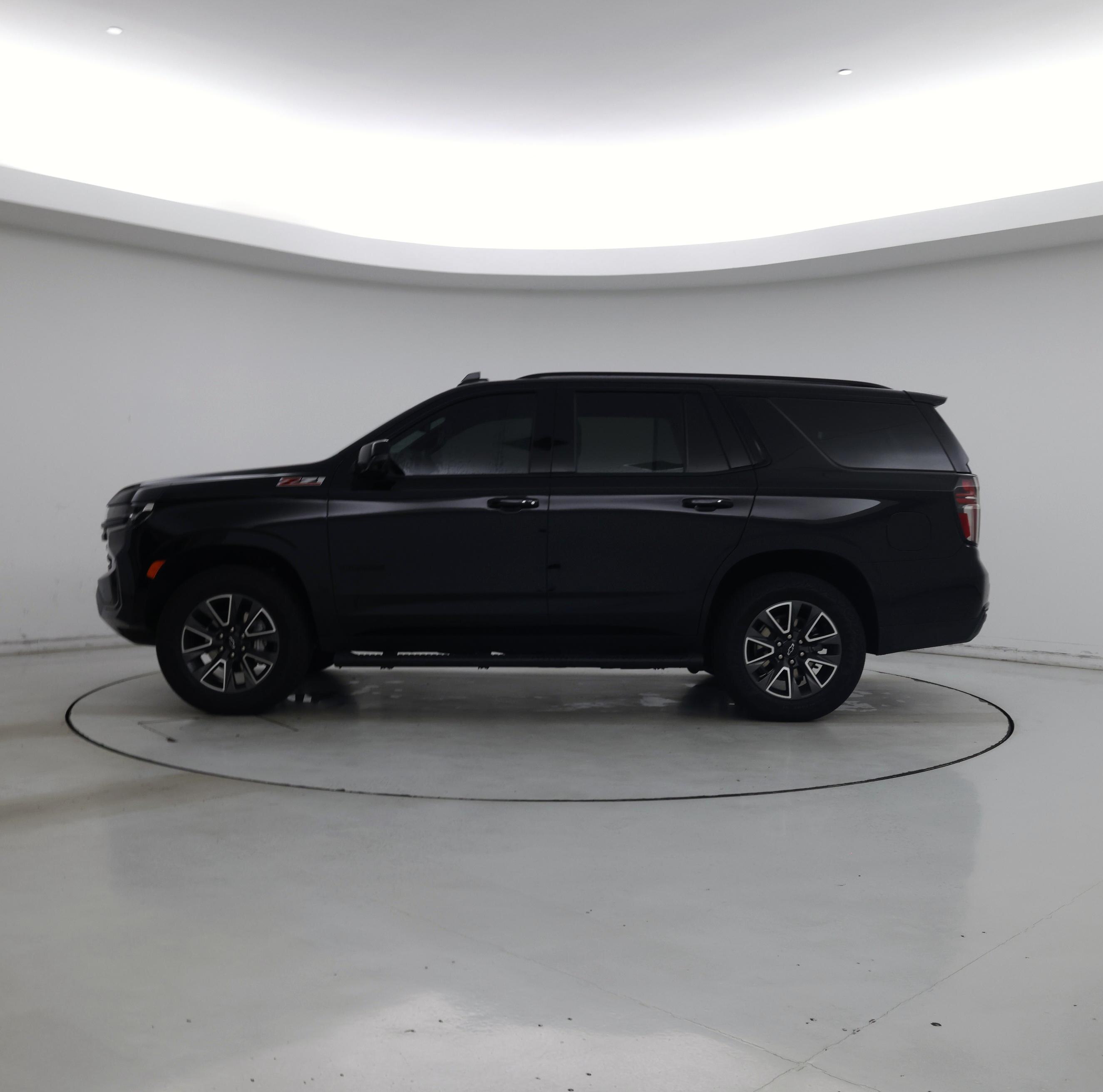 Thumbnail: 2024 Chevrolet Tahoe - 3