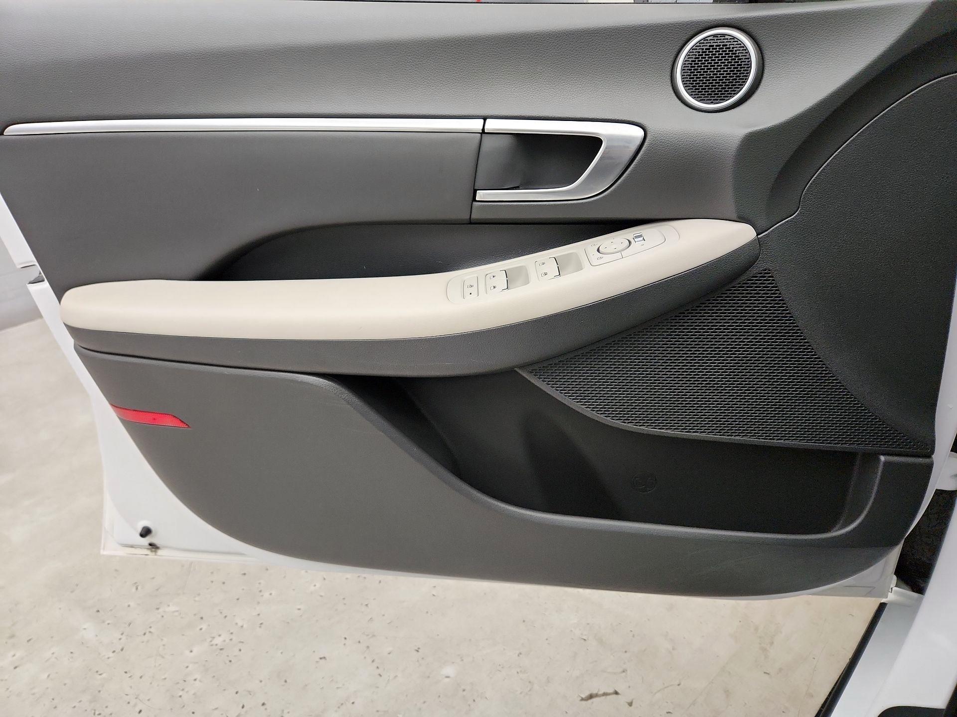 Thumbnail: 2023 Hyundai Sonata - 12