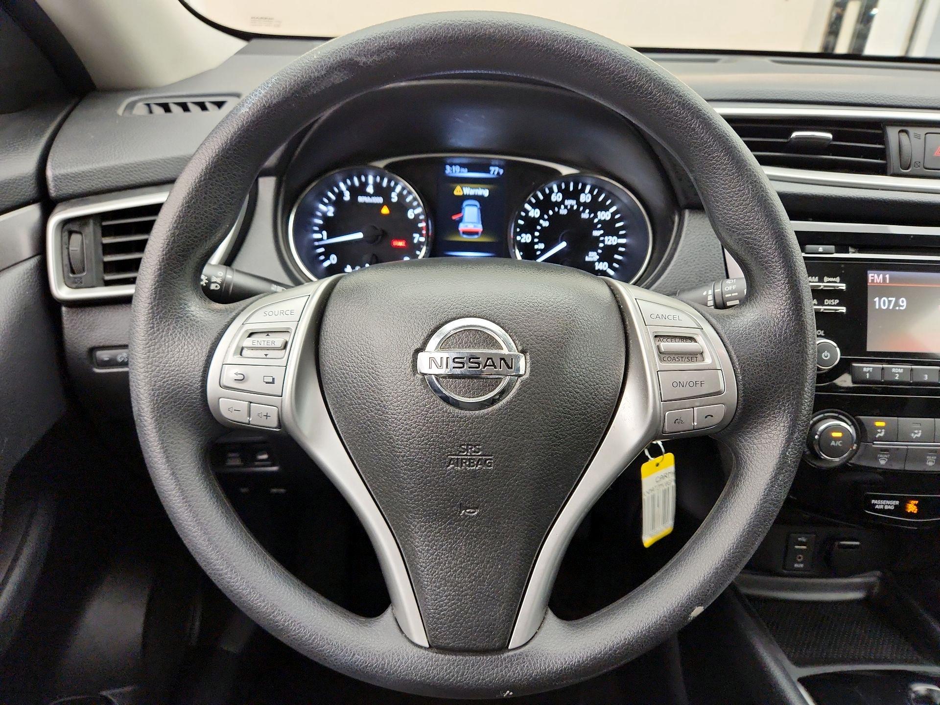 Thumbnail: 2016 Nissan Rogue - 10