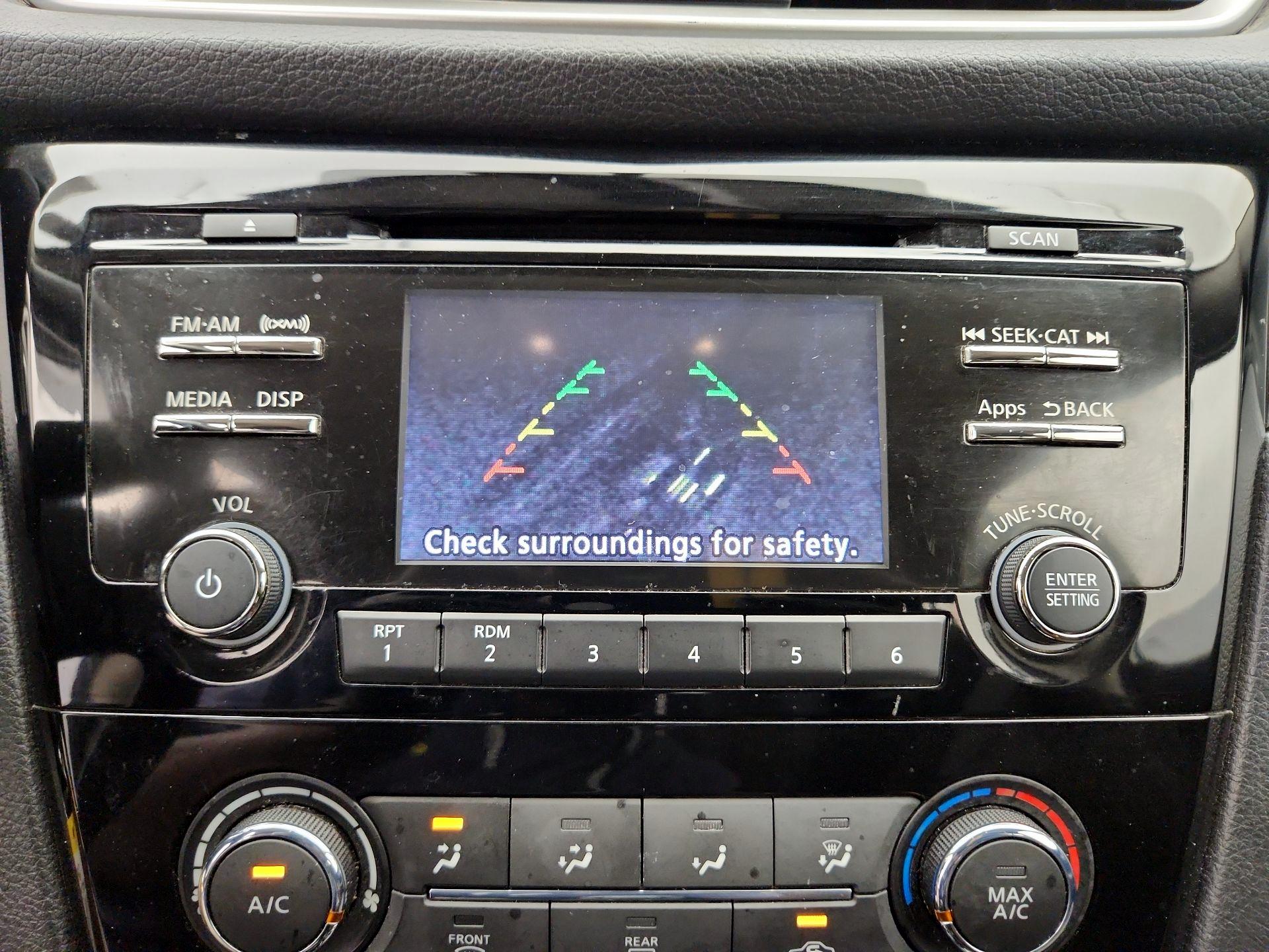 Thumbnail: 2016 Nissan Rogue - 14