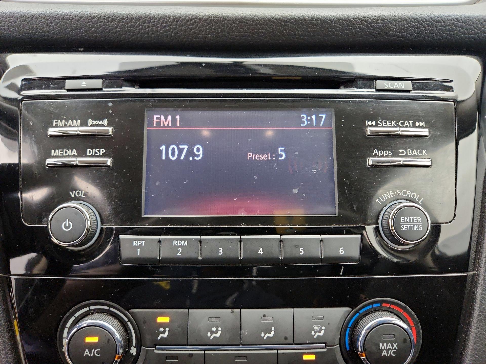 Thumbnail: 2016 Nissan Rogue - 15