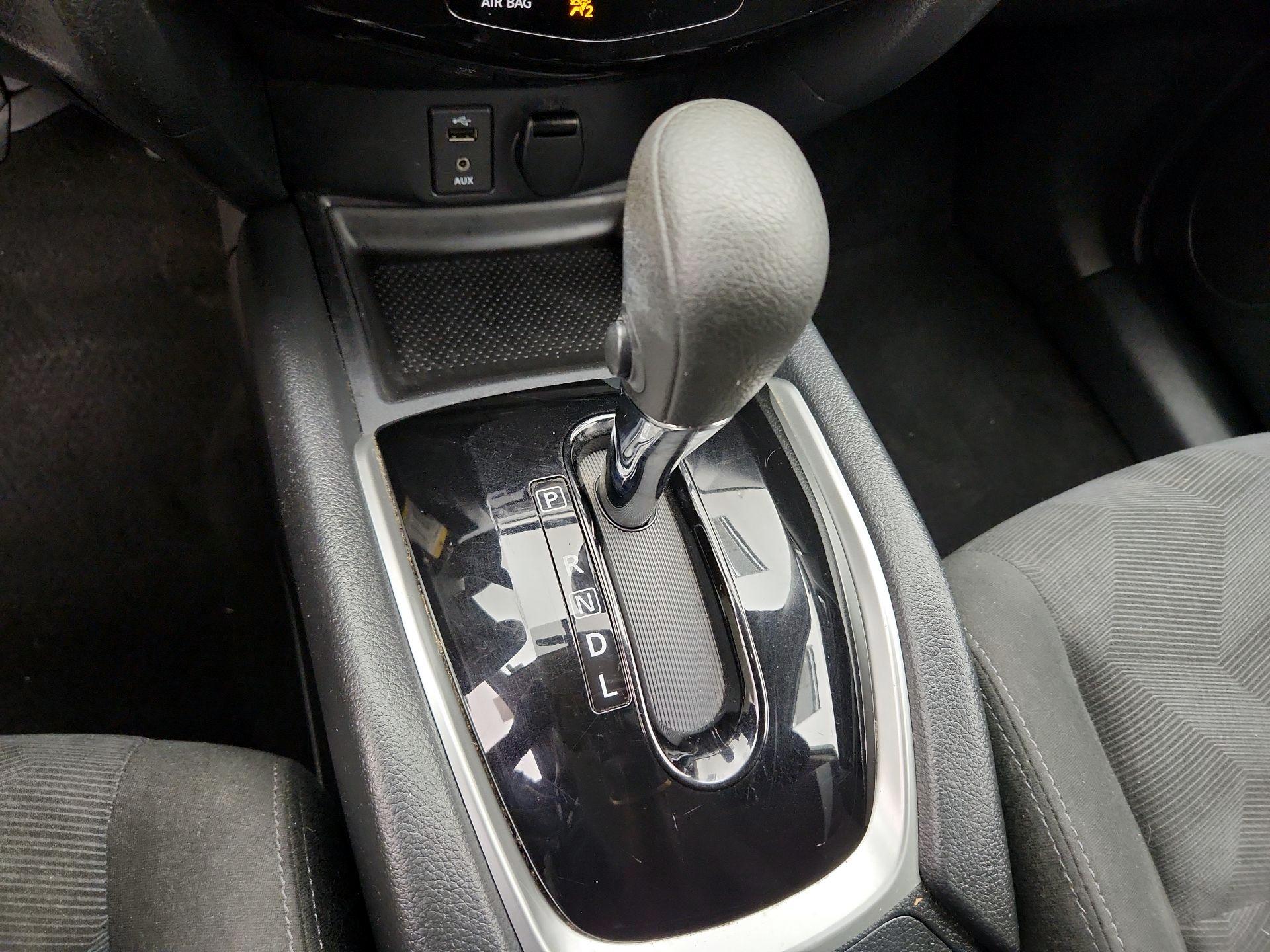 Thumbnail: 2016 Nissan Rogue - 17