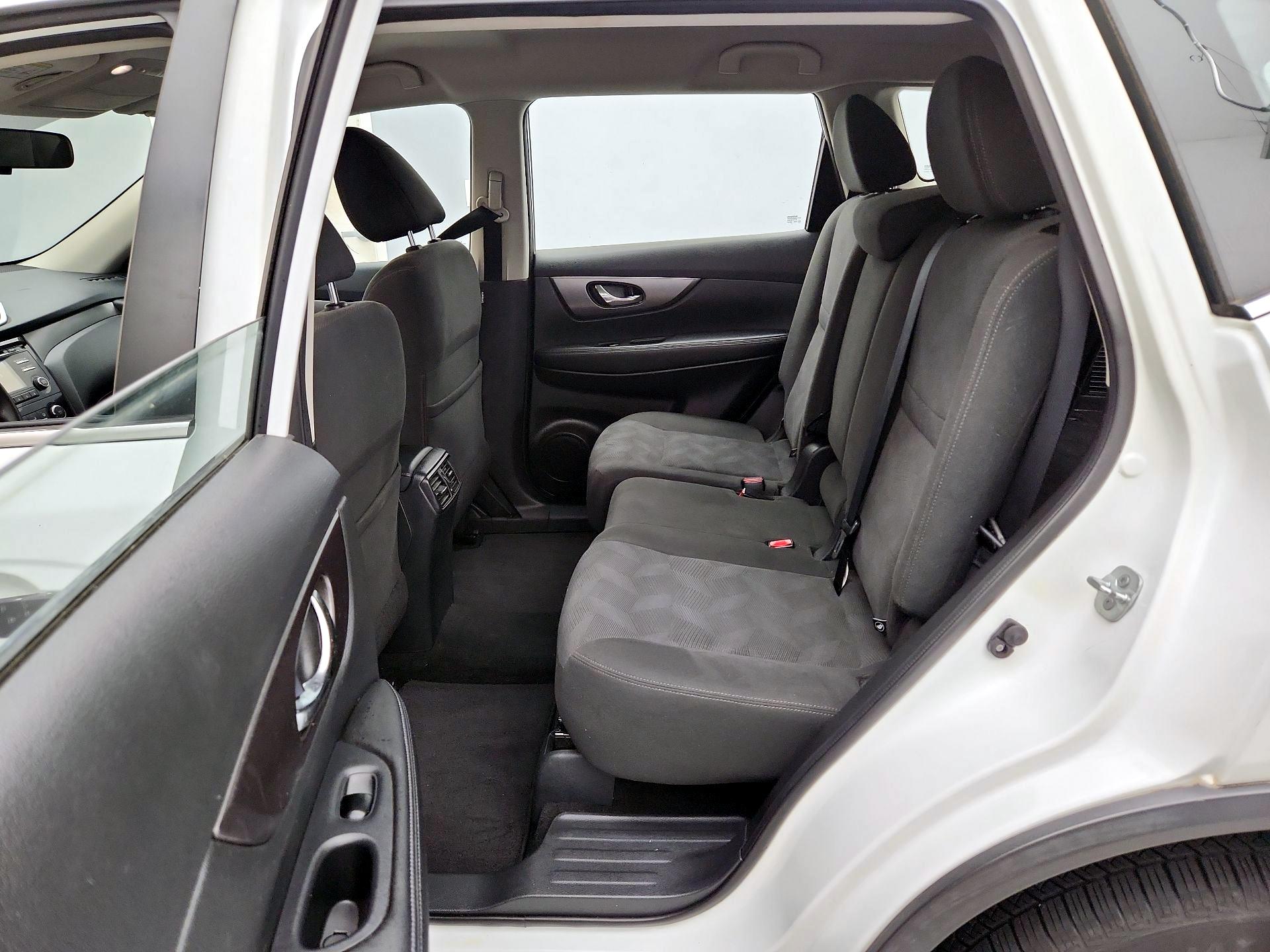 Thumbnail: 2016 Nissan Rogue - 19