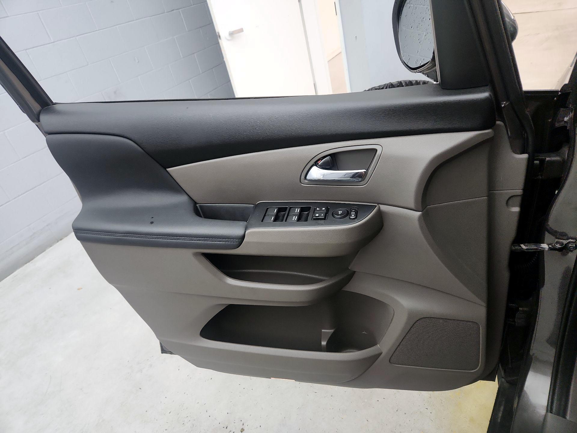 Thumbnail: 2016 Honda Odyssey - 12
