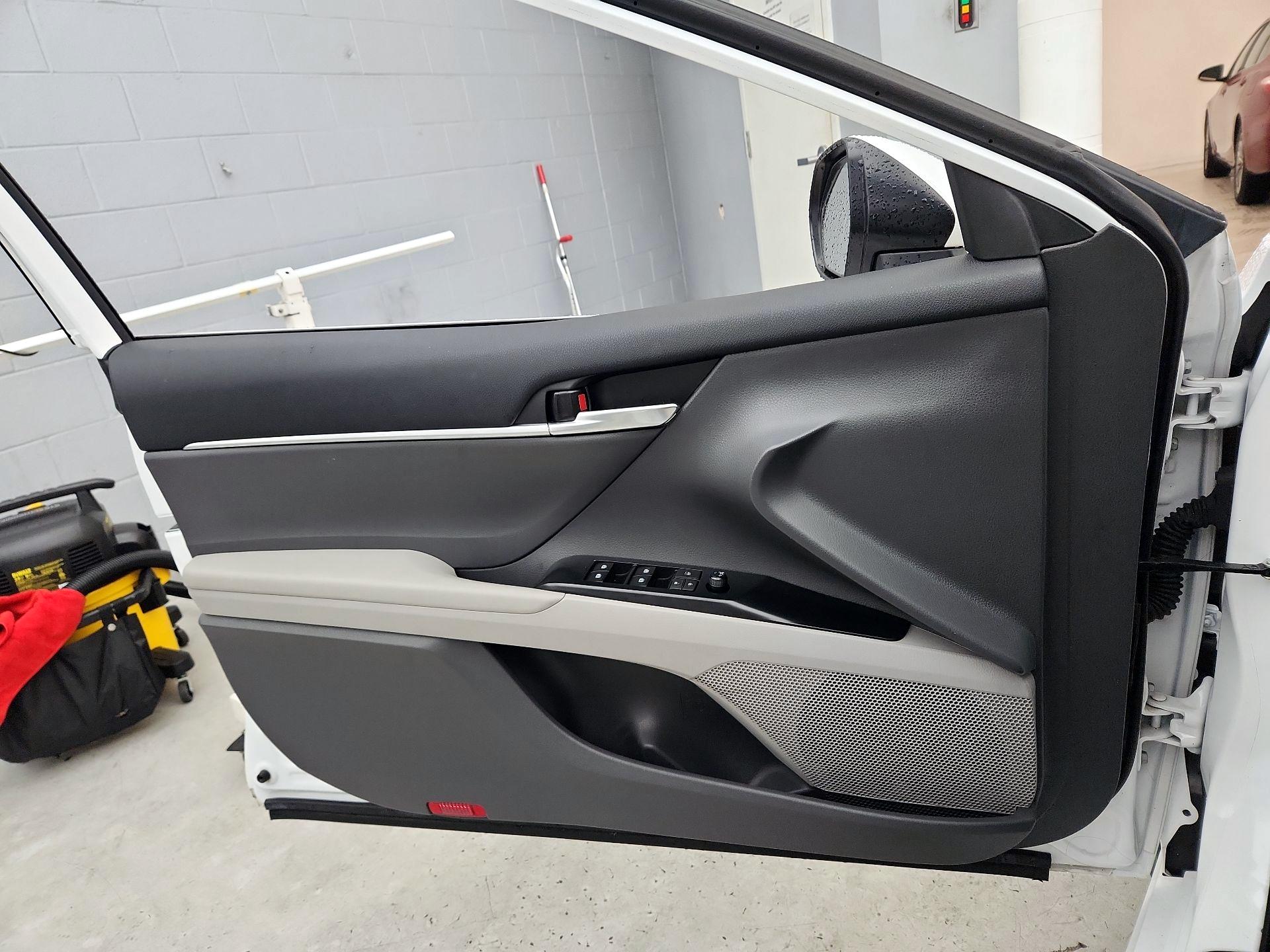 Thumbnail: 2020 Toyota Camry - 12